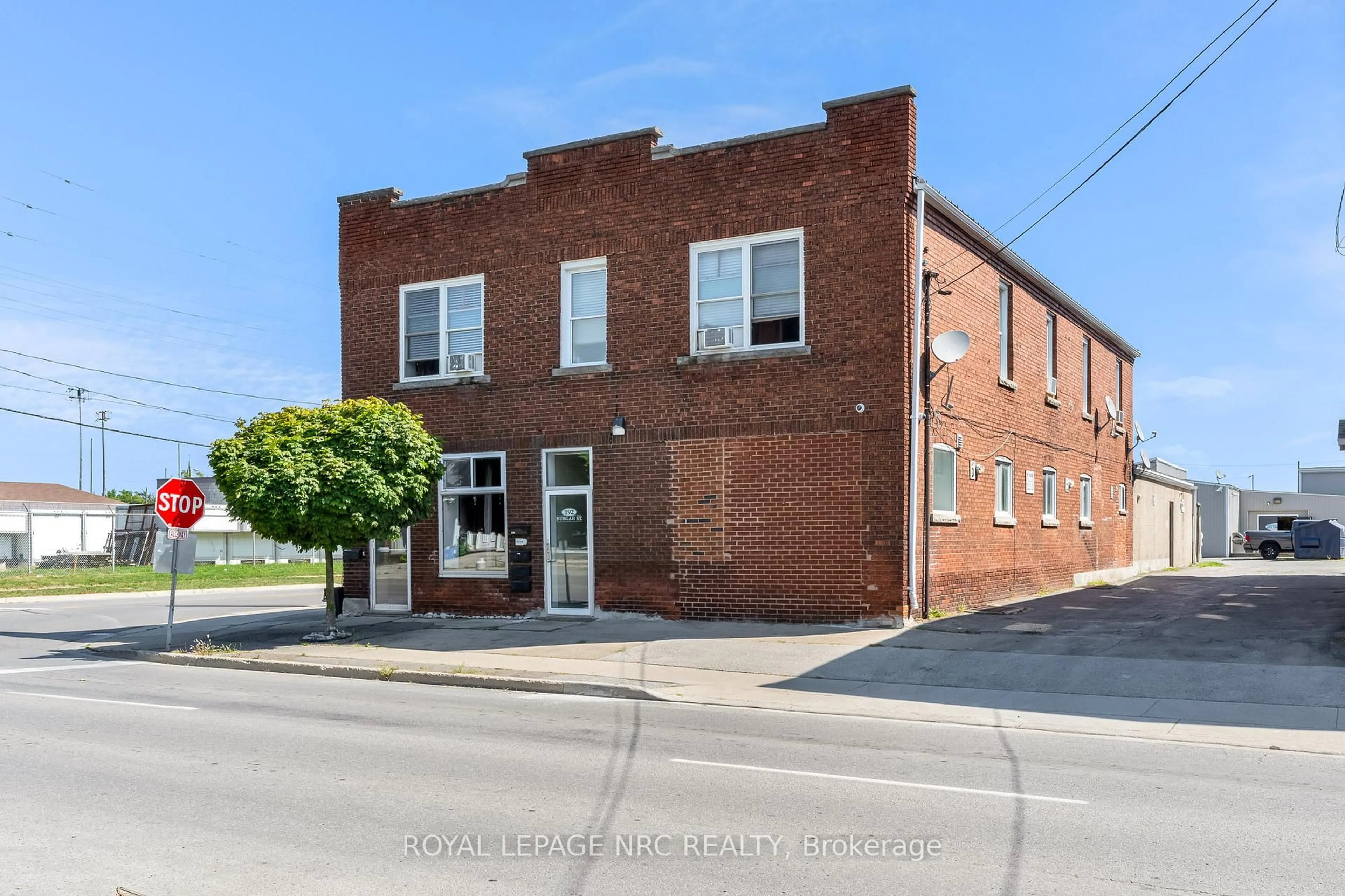 Unknown for 192 Burgar St, Welland Ontario L3B 2T4