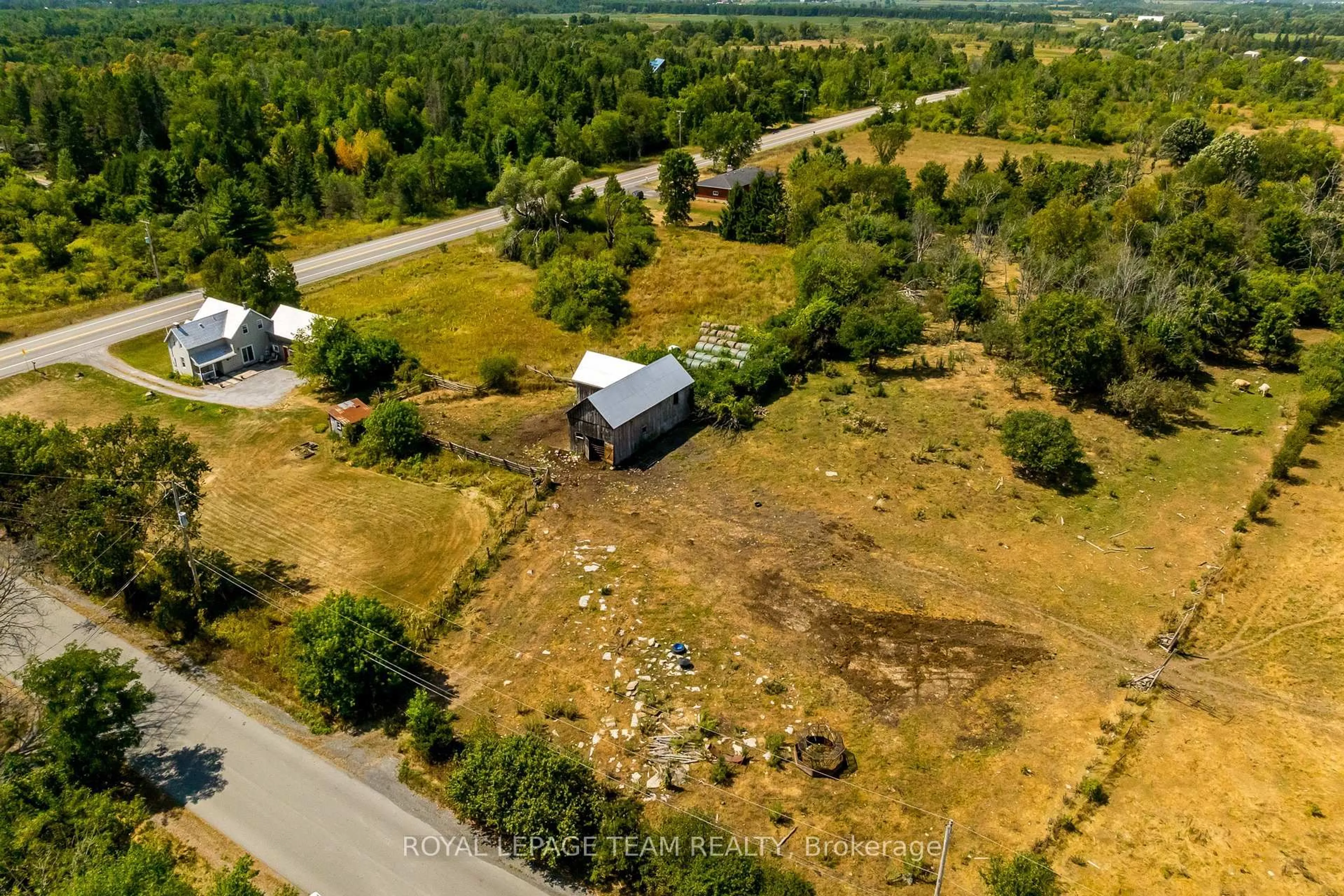 A pic from outside/outdoor area/front of a property/back of a property/a pic from drone, unknown for 2106 Dunrobin Rd, Ottawa Ontario K0A 1T0