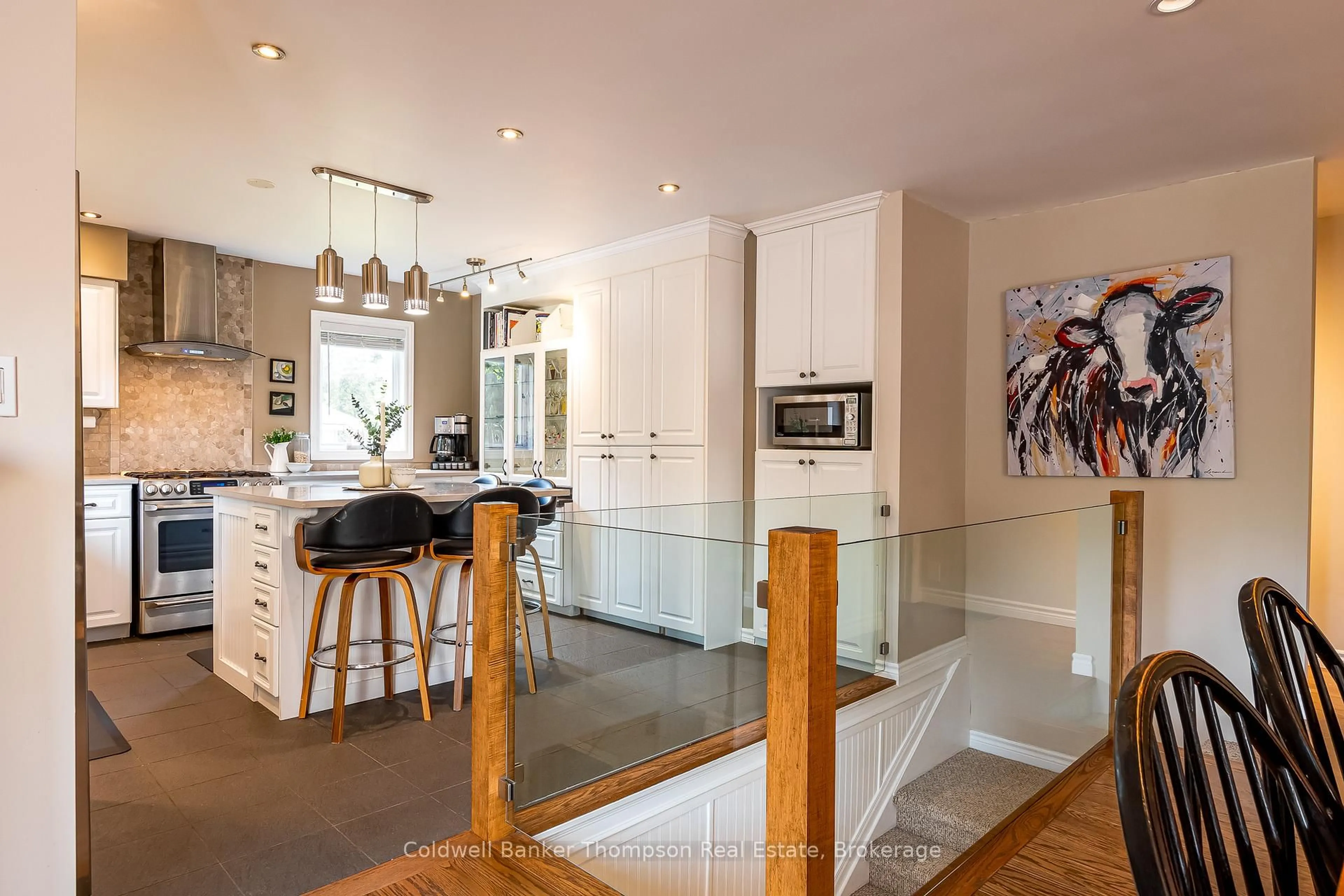 Contemporary kitchen, unknown for 19 Beechwood Path, Huntsville Ontario P1H 1S6