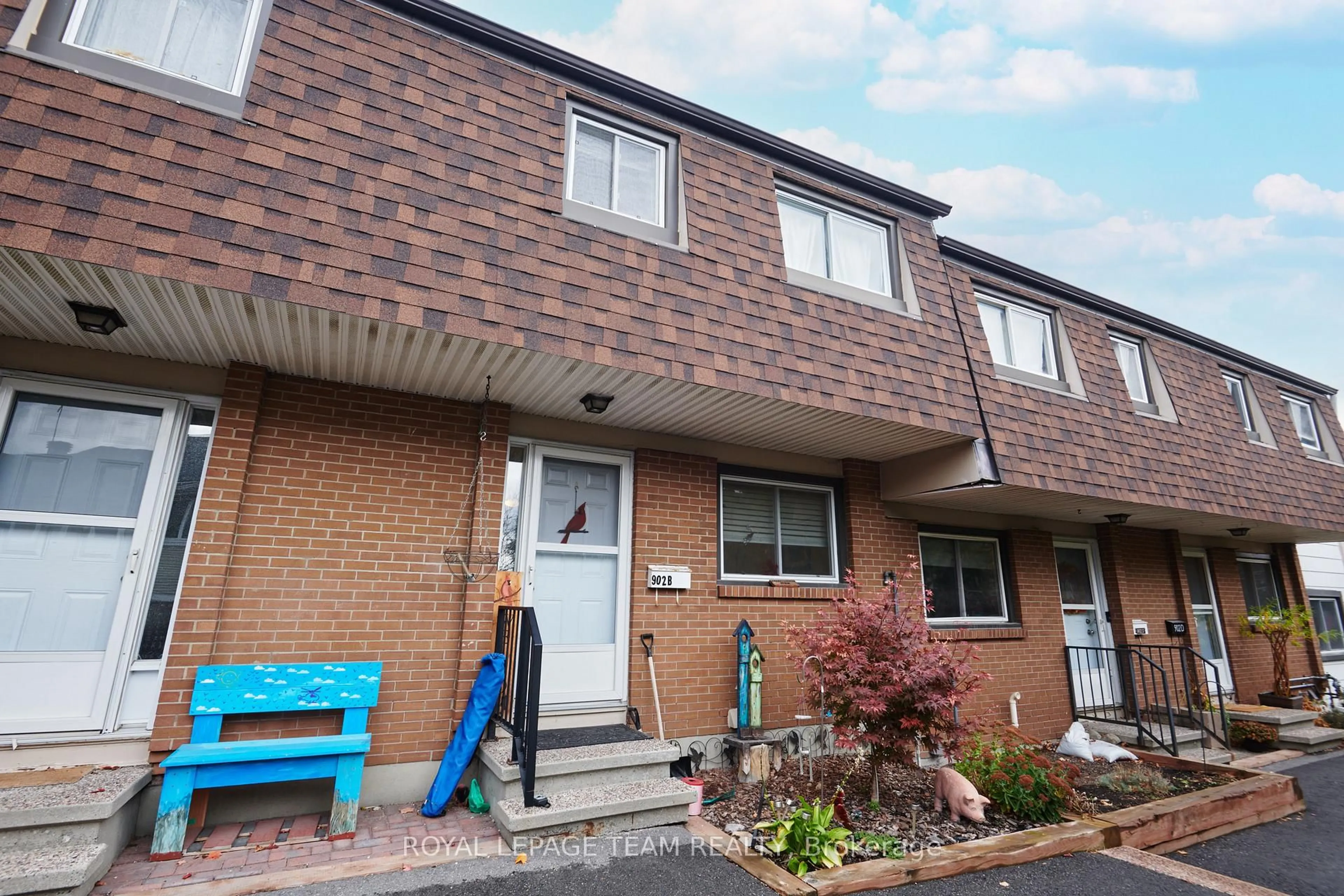 Unknown for 902 Elmsmere Rd #B, Ottawa Ontario K1J 7T6