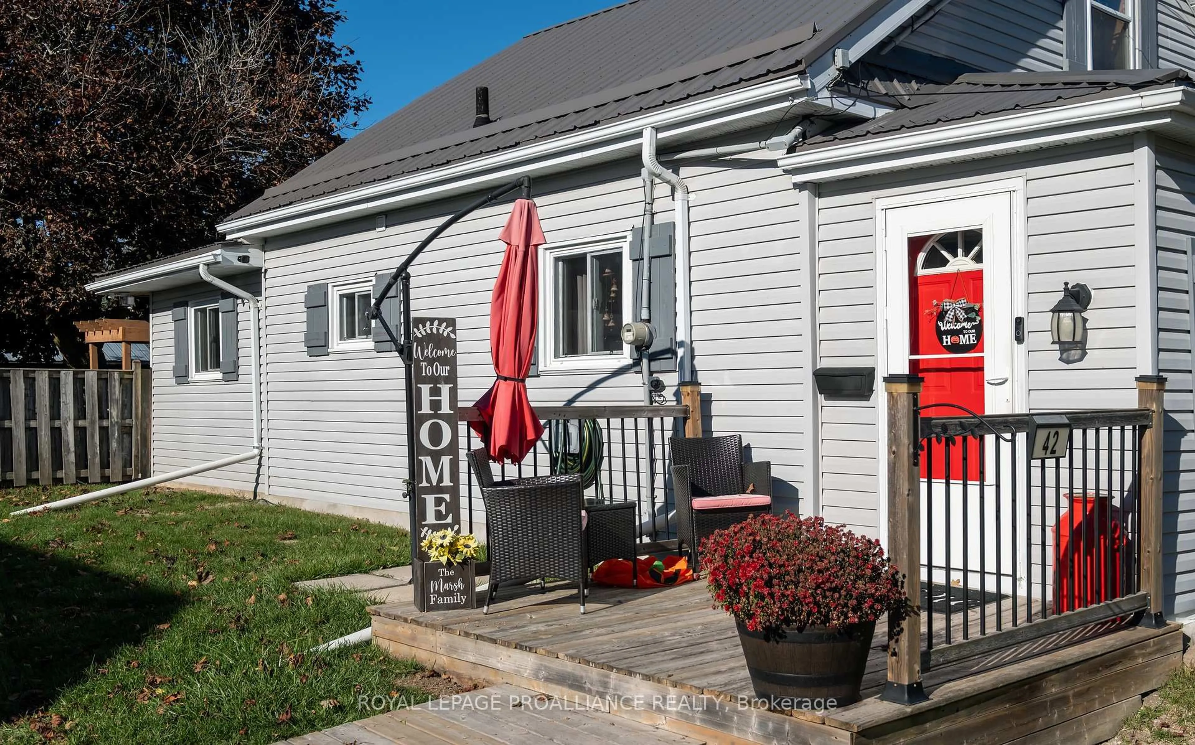 Patio, street for 42 Prince Of Wales Dr, Belleville Ontario K8P 2T7