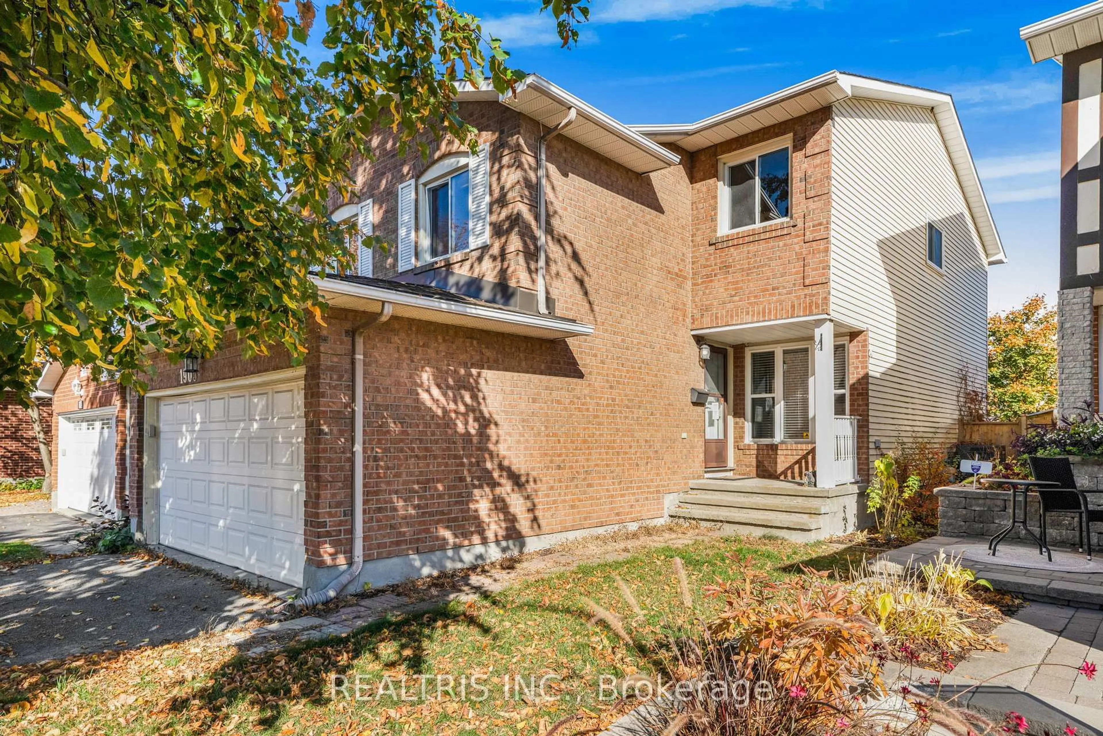 Home with brick exterior material, street for 1905 DES EPINETTES Ave, Ottawa Ontario K1C 6P6