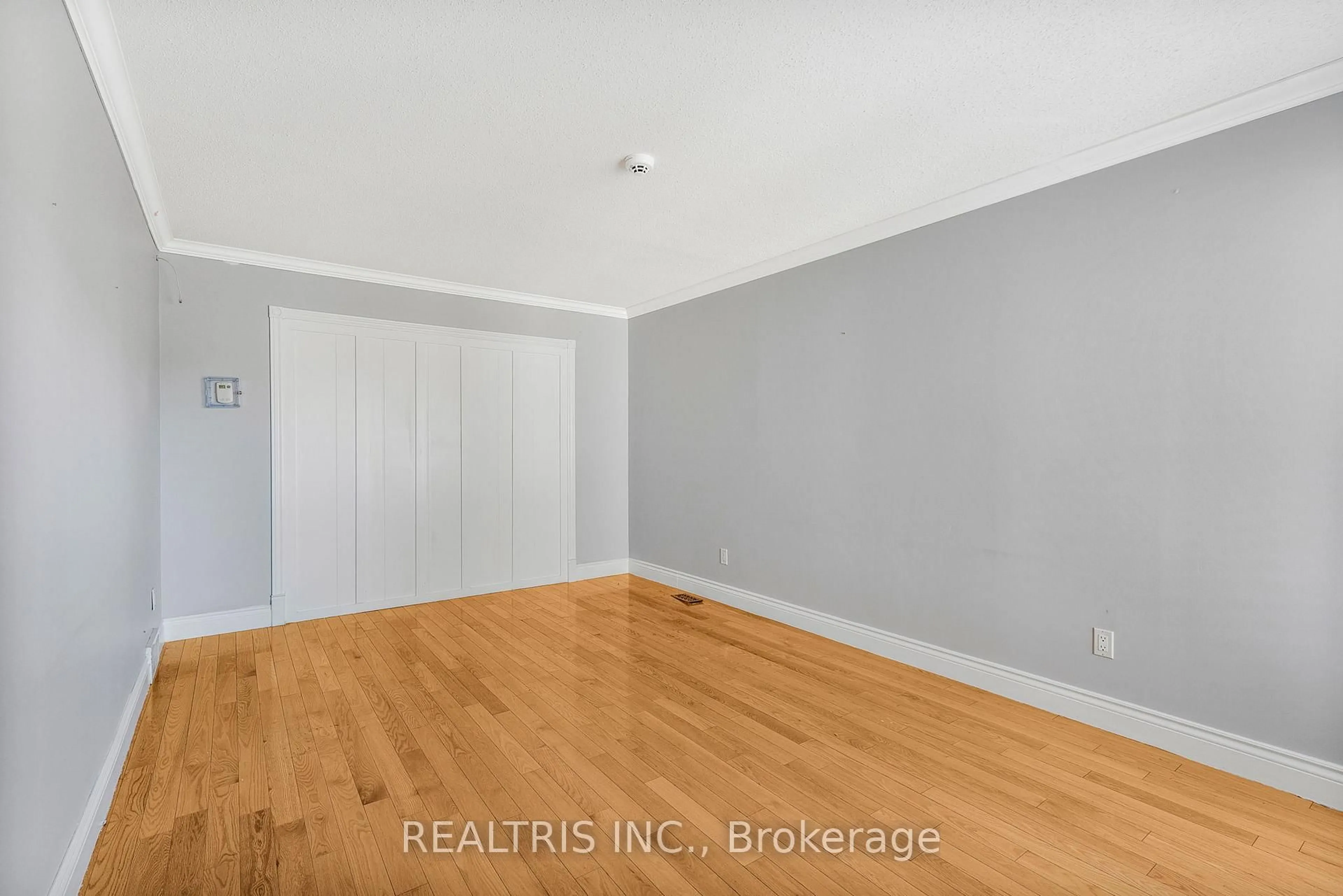 A pic of a room for 1905 DES EPINETTES Ave, Ottawa Ontario K1C 6P6