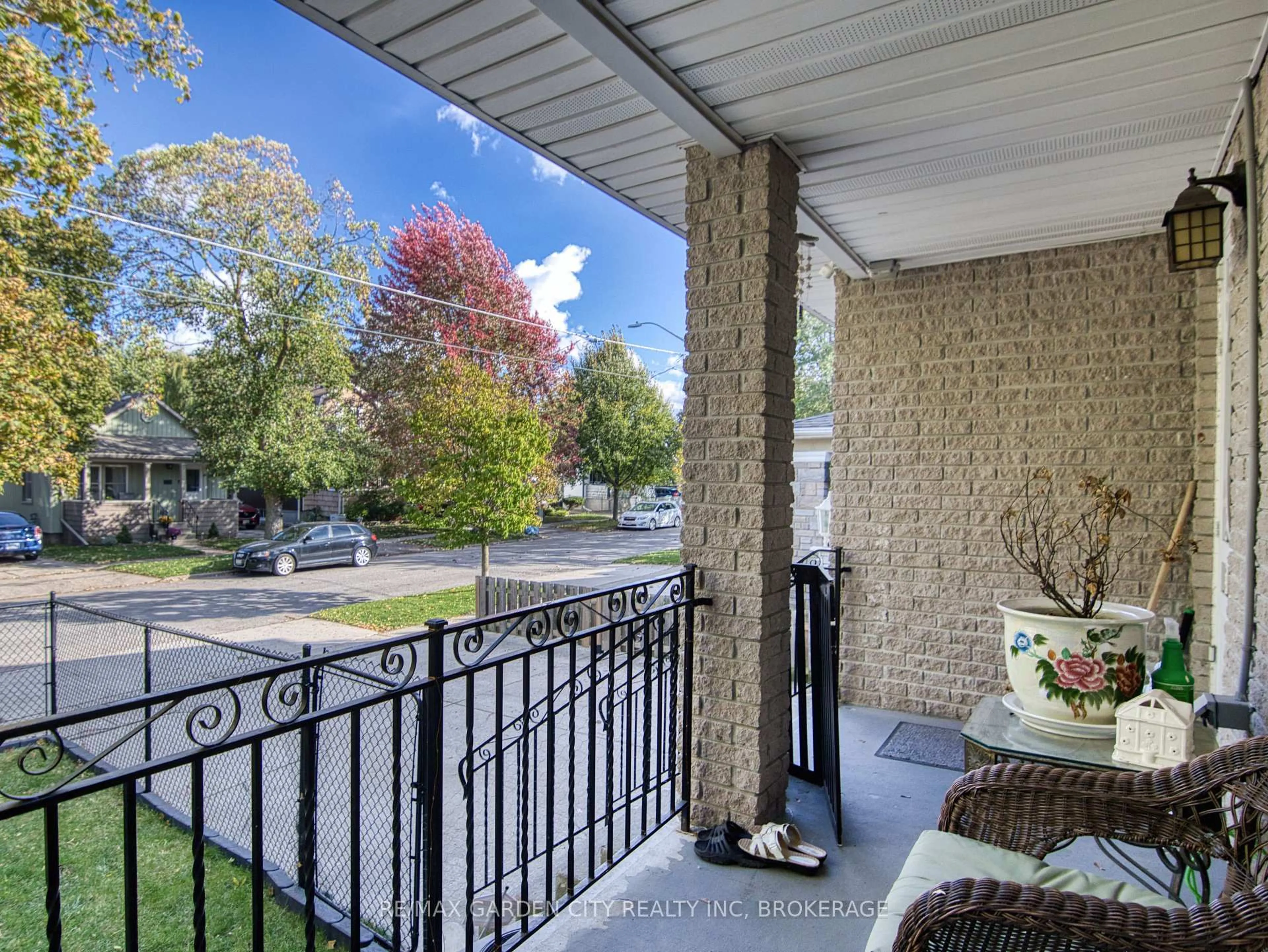 Patio, unknown for 61 Concord Ave, St. Catharines Ontario L2M 5N9