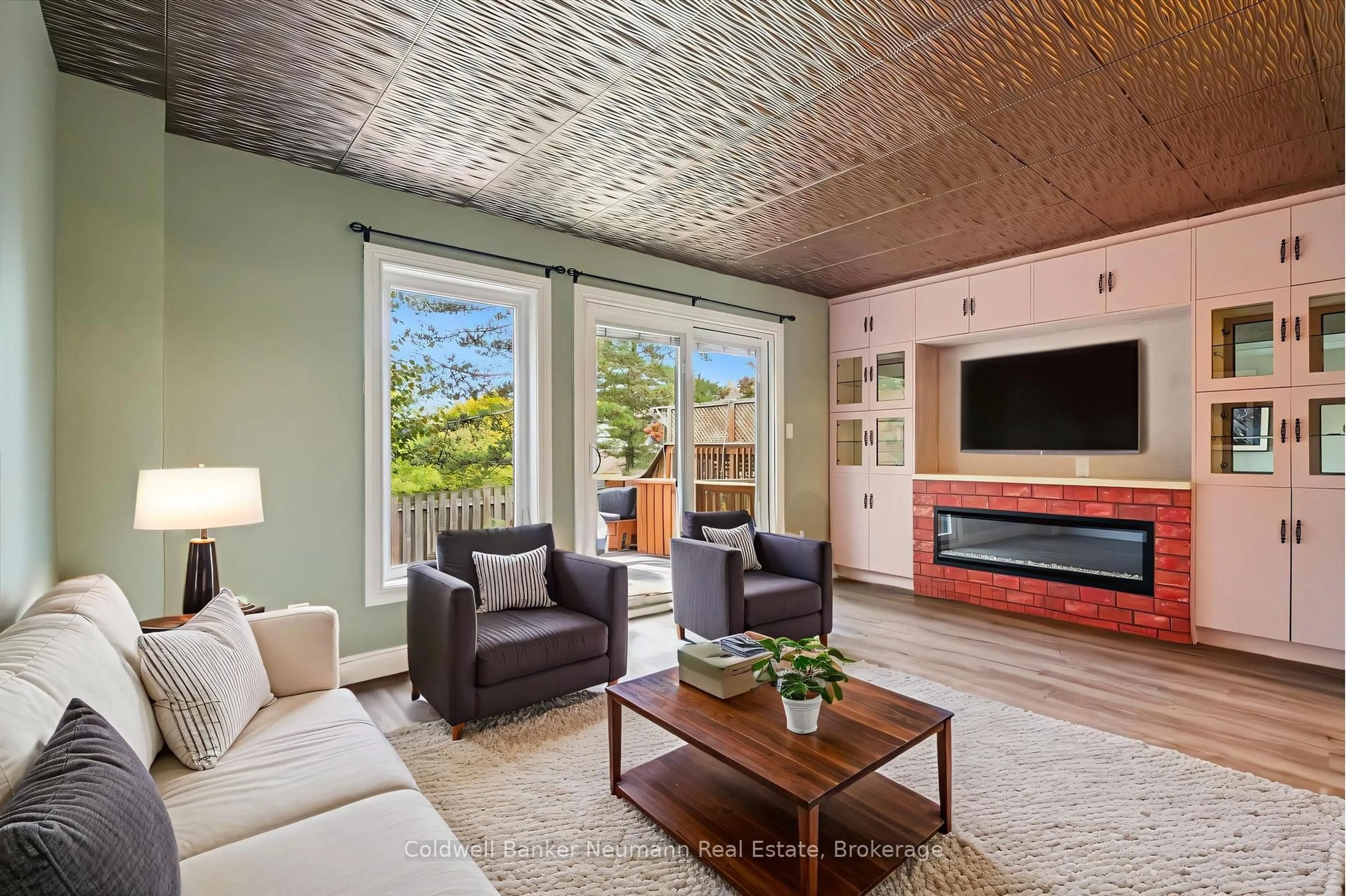 Living room with furniture, unknown for 51 Dovercliffe Rd, Guelph Ontario N1G 3A5