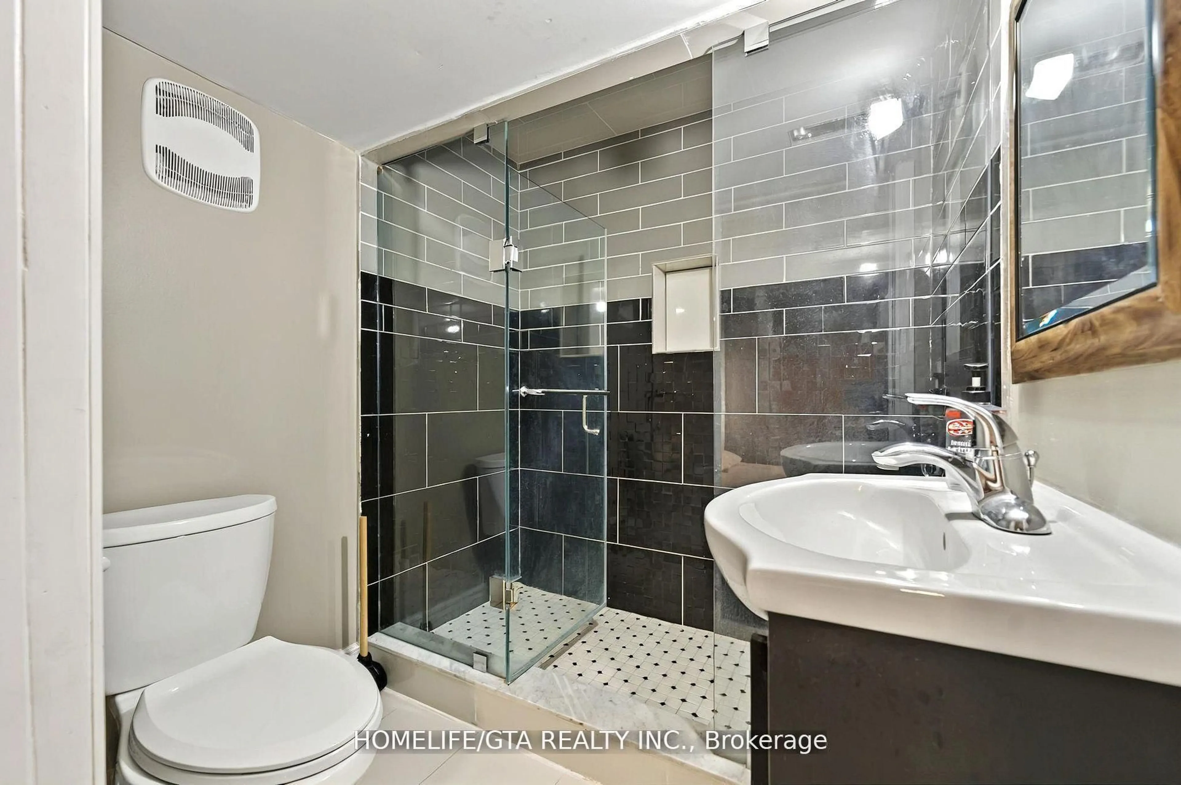 Standard bathroom, ceramic/tile floor for 9334 County Road 2, Hamilton Township Ontario K9A 4J8