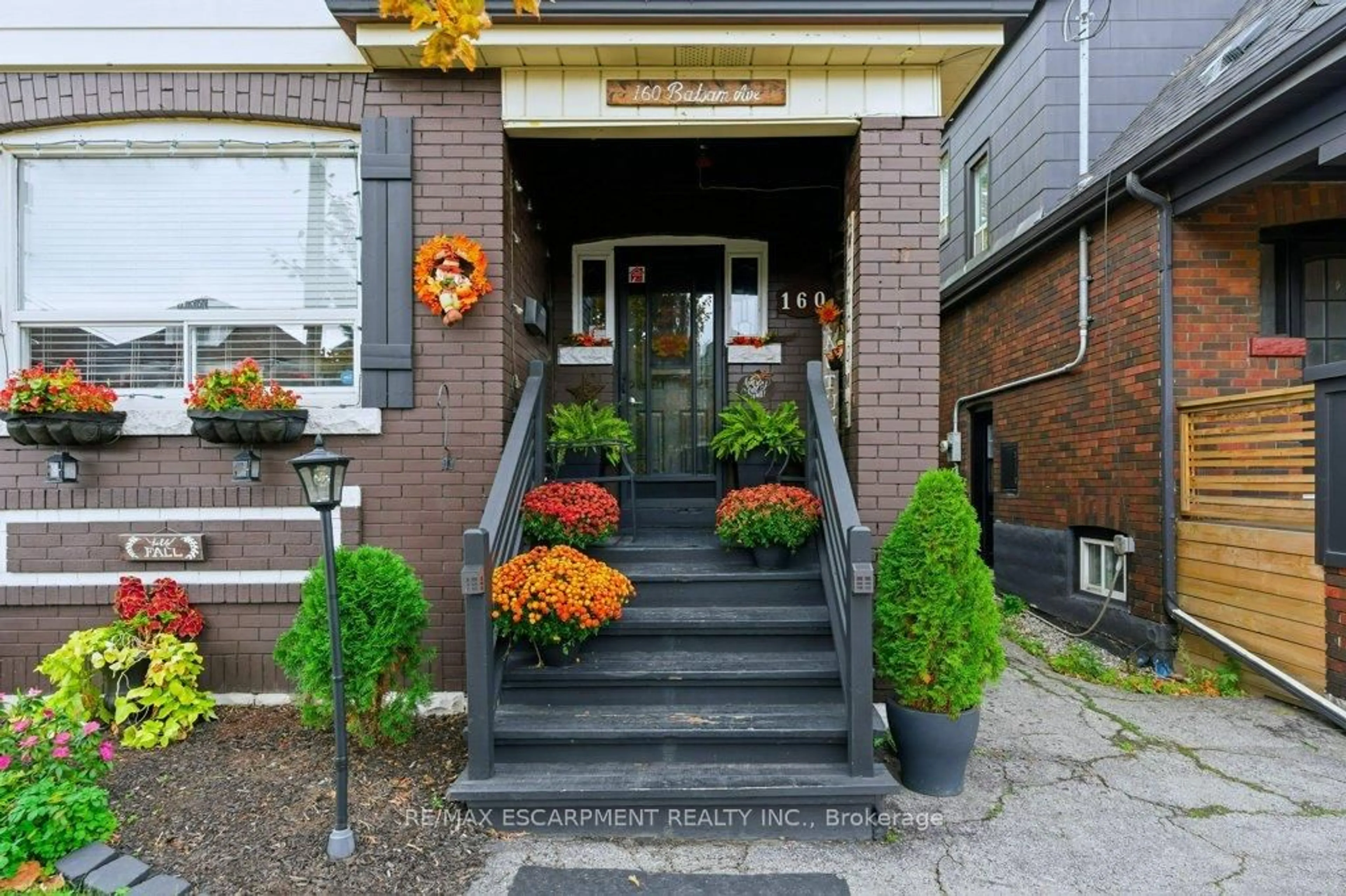 Unknown for 160 Balsam Ave, Hamilton Ontario L8L 6Y5