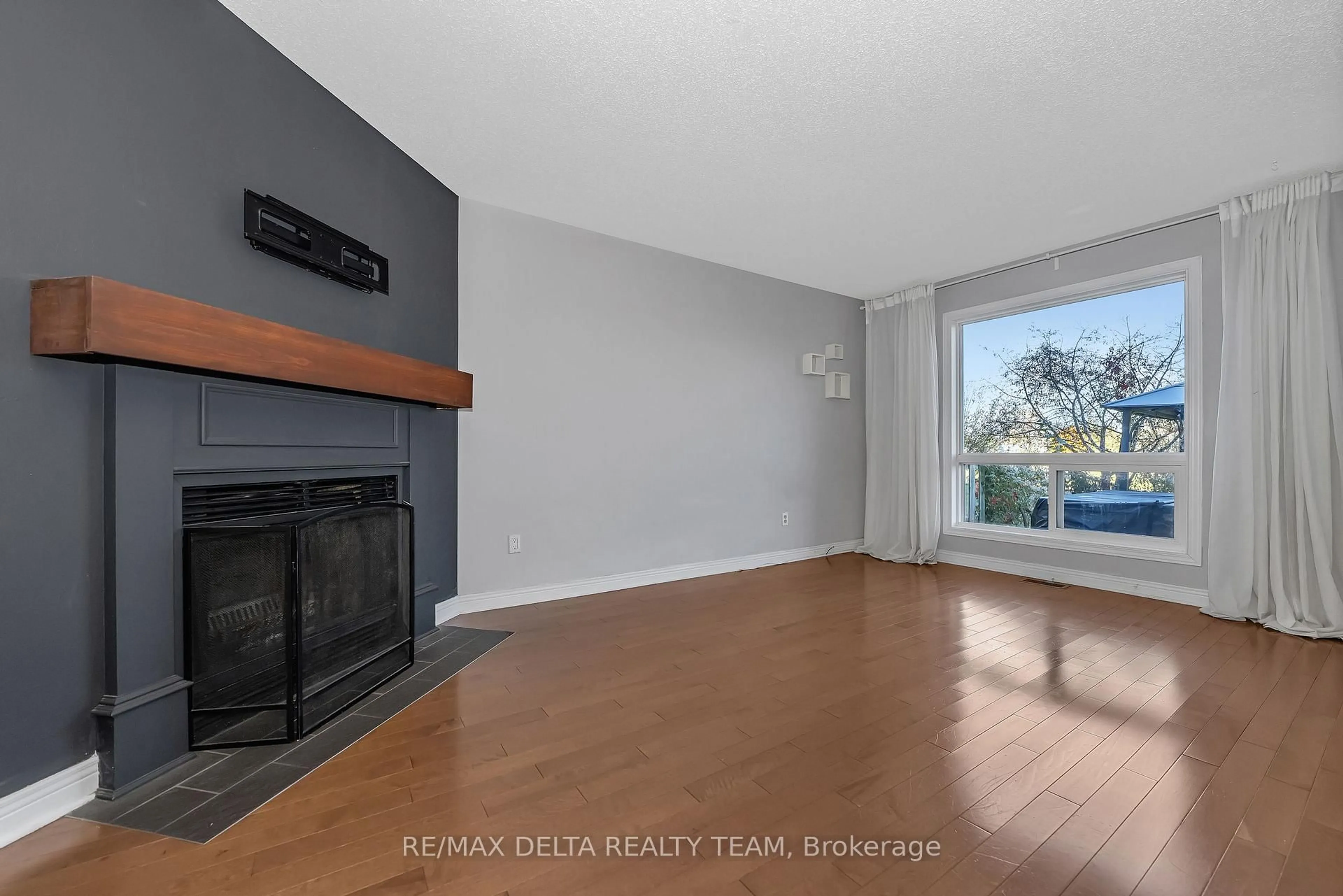 A pic of a room for 1423 Caravel Cres, Ottawa Ontario K1E 3P5