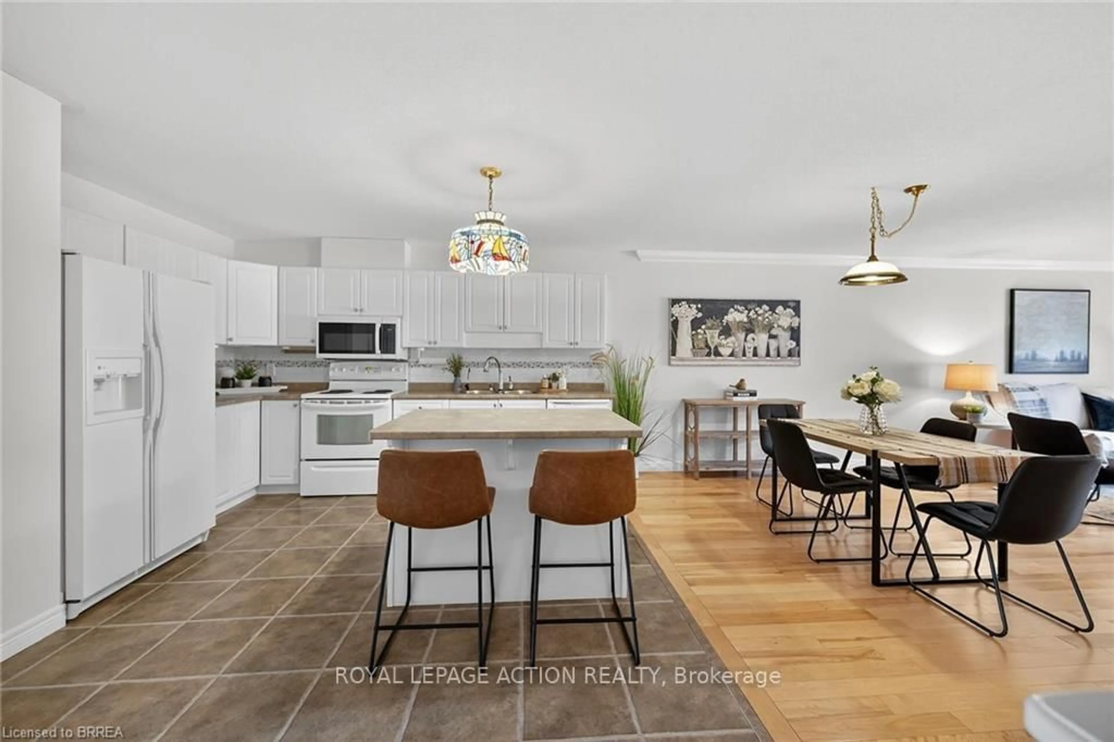 Open concept kitchen, ceramic/tile floor for 385 Park Rd #4, Brantford Ontario N3R 0A1