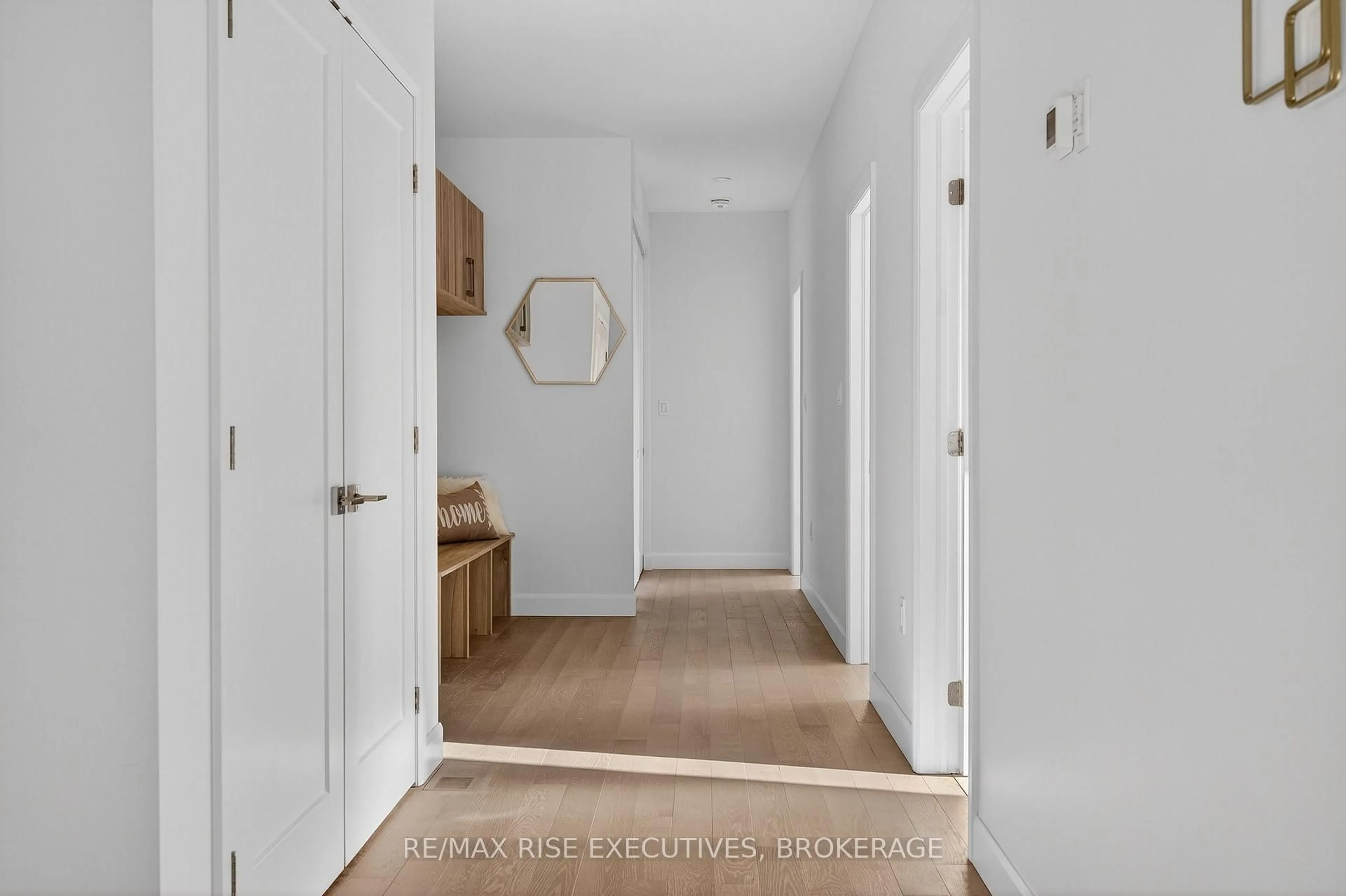 Indoor entryway for 158 Summerside Dr, Inverary Ontario K0H 1X0