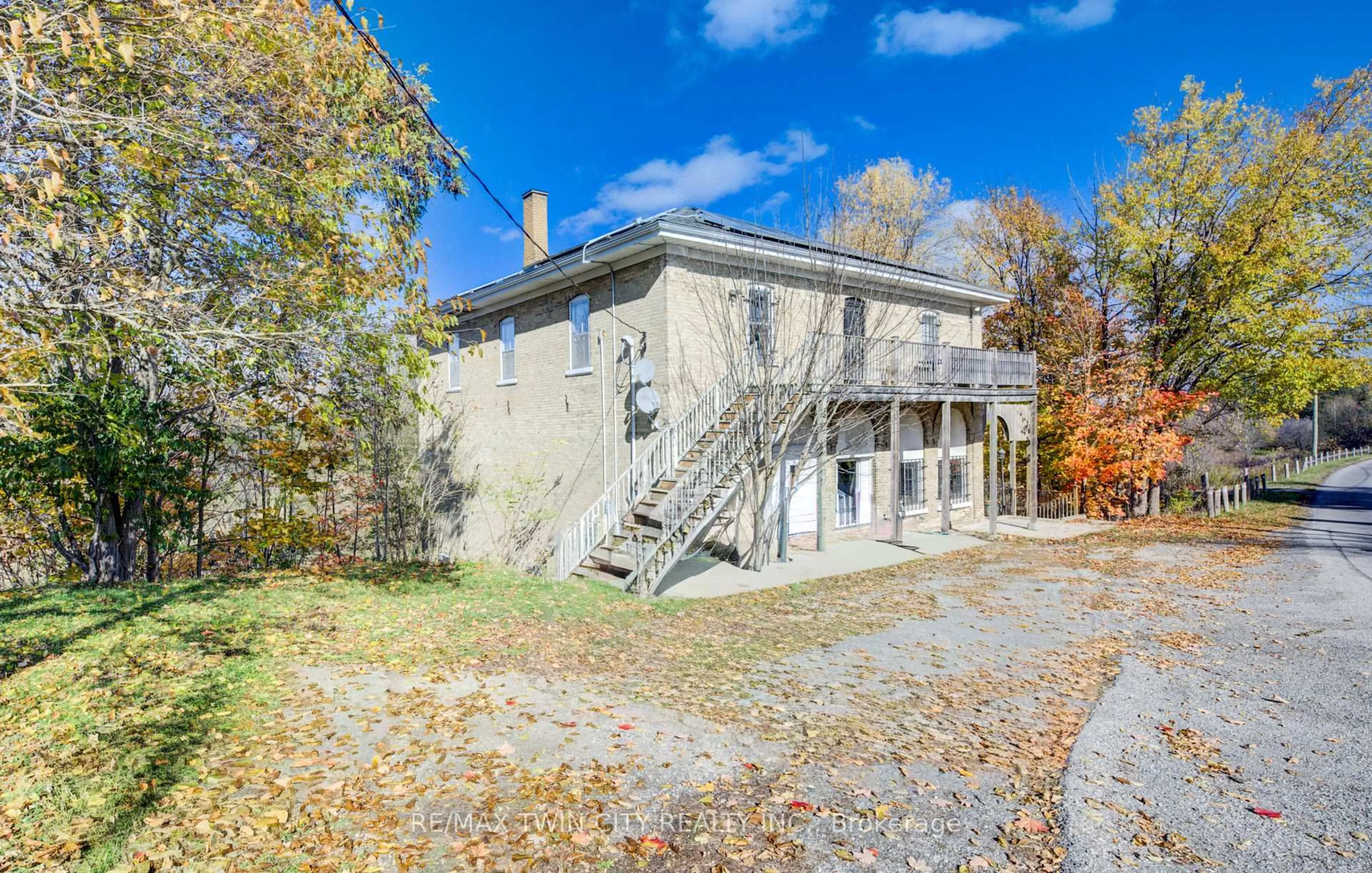 A pic from outside/outdoor area/front of a property/back of a property/a pic from drone, building for 3506 Huron Rd, Wilmot Ontario N3A 3C4