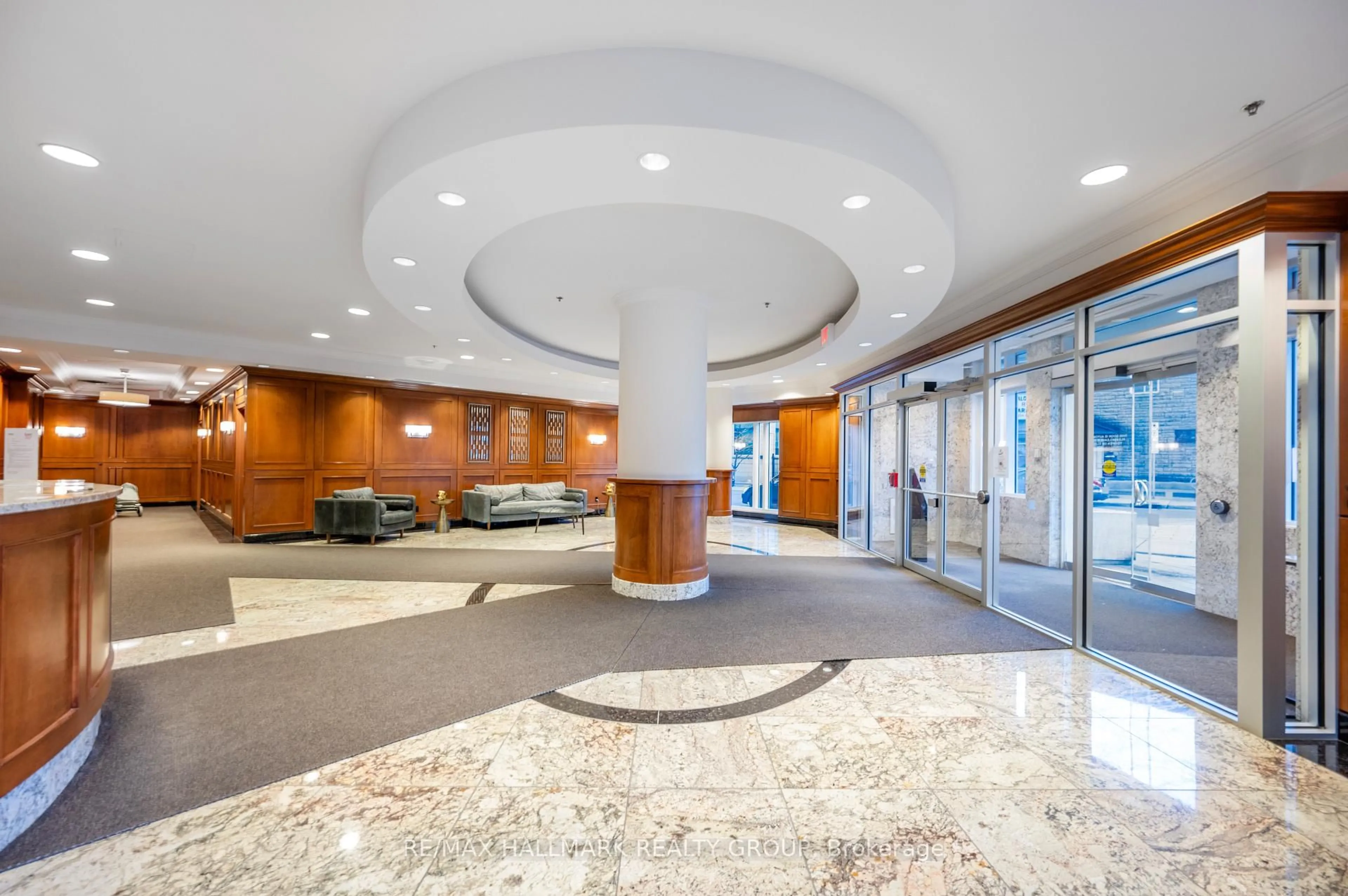 Lobby for 195 Besserer St #2701, Ottawa Ontario K1N 0B6
