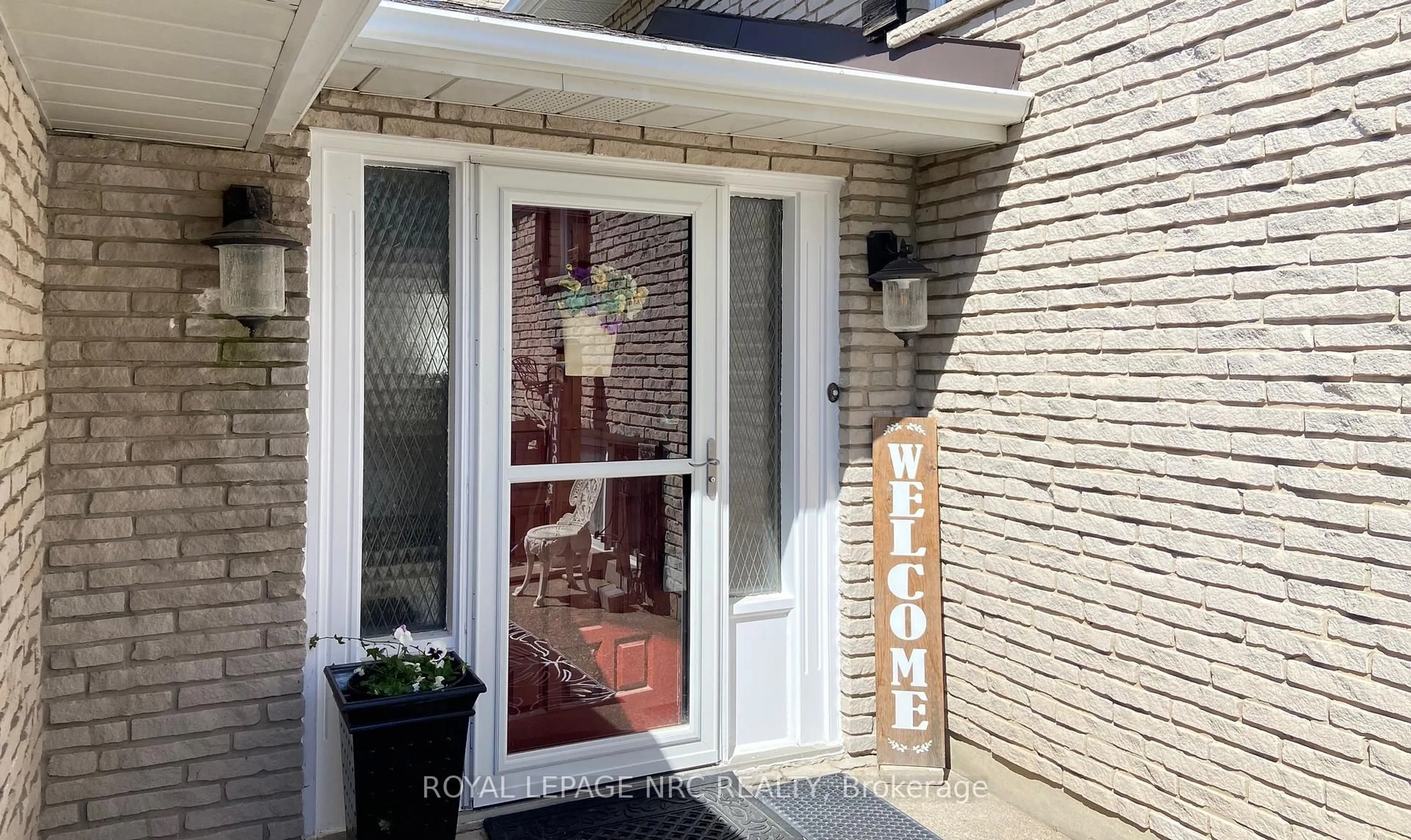 Indoor entryway for 1750 York Rd, Niagara-on-the-Lake Ontario L0S 1J0