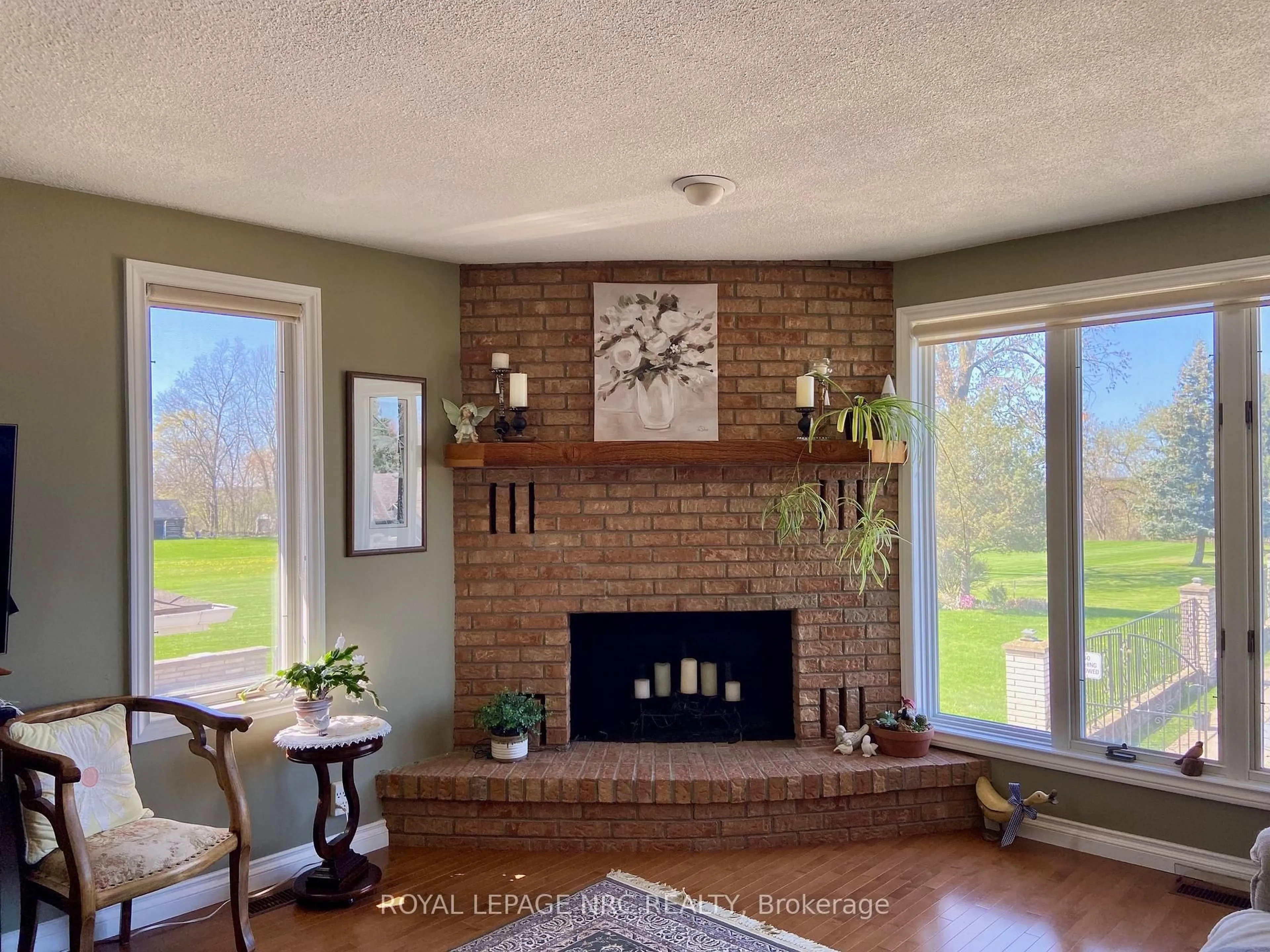 Living room with furniture, unknown for 1750 York Rd, Niagara-on-the-Lake Ontario L0S 1J0