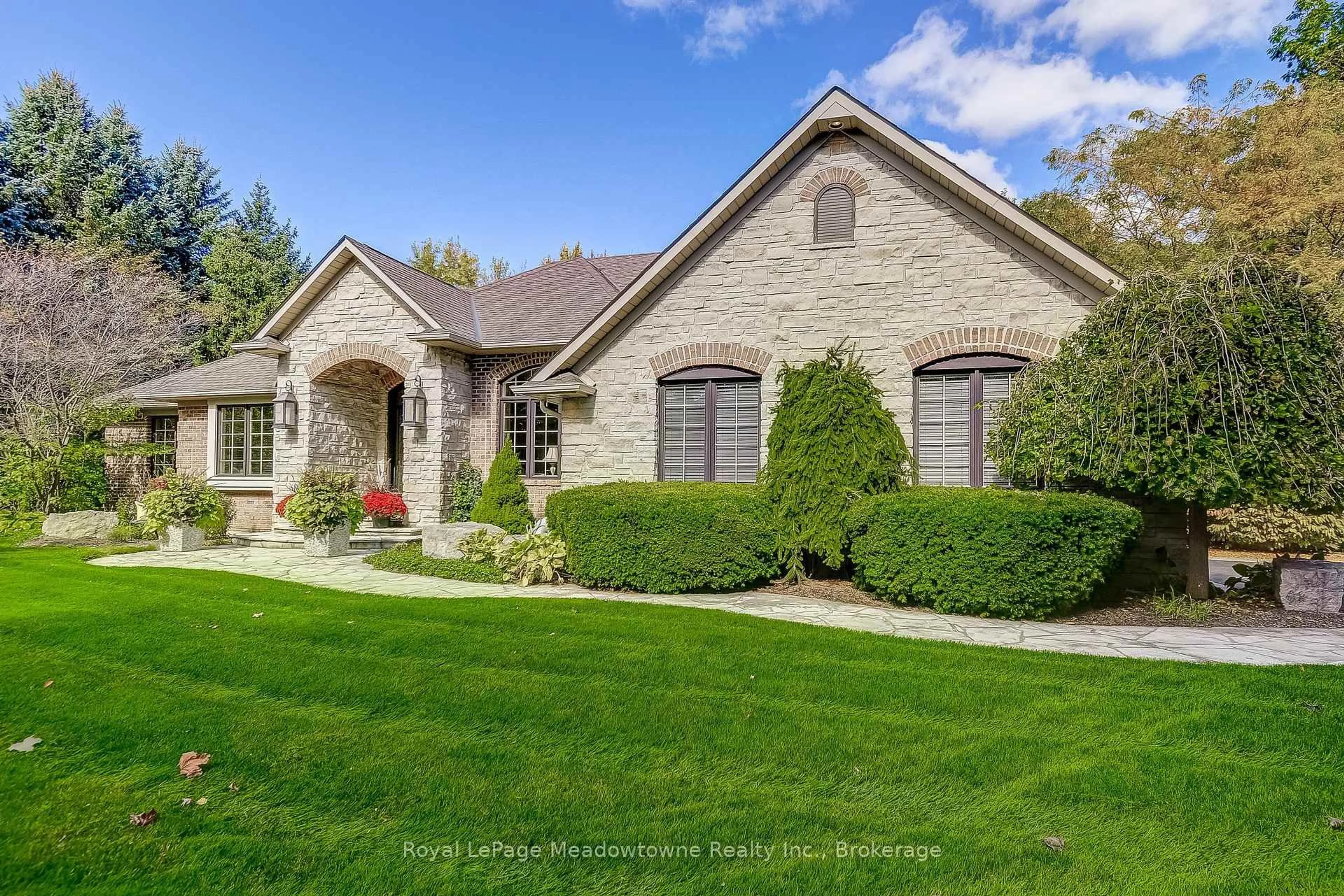 Home with brick exterior material, street for 18 Parkshore Pl, Hamilton Ontario L0R 1H1