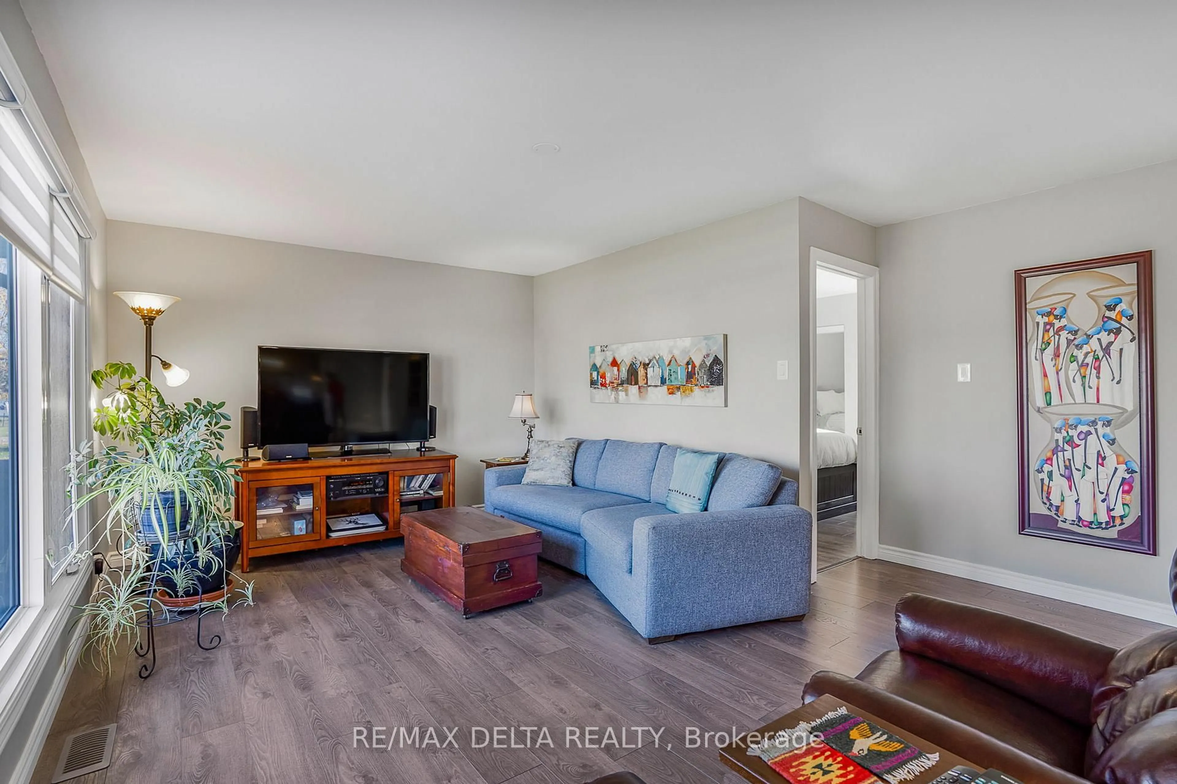 Living room with furniture, unknown for 3676 Principale St, Alfred and Plantagenet Ontario K0A 3K0