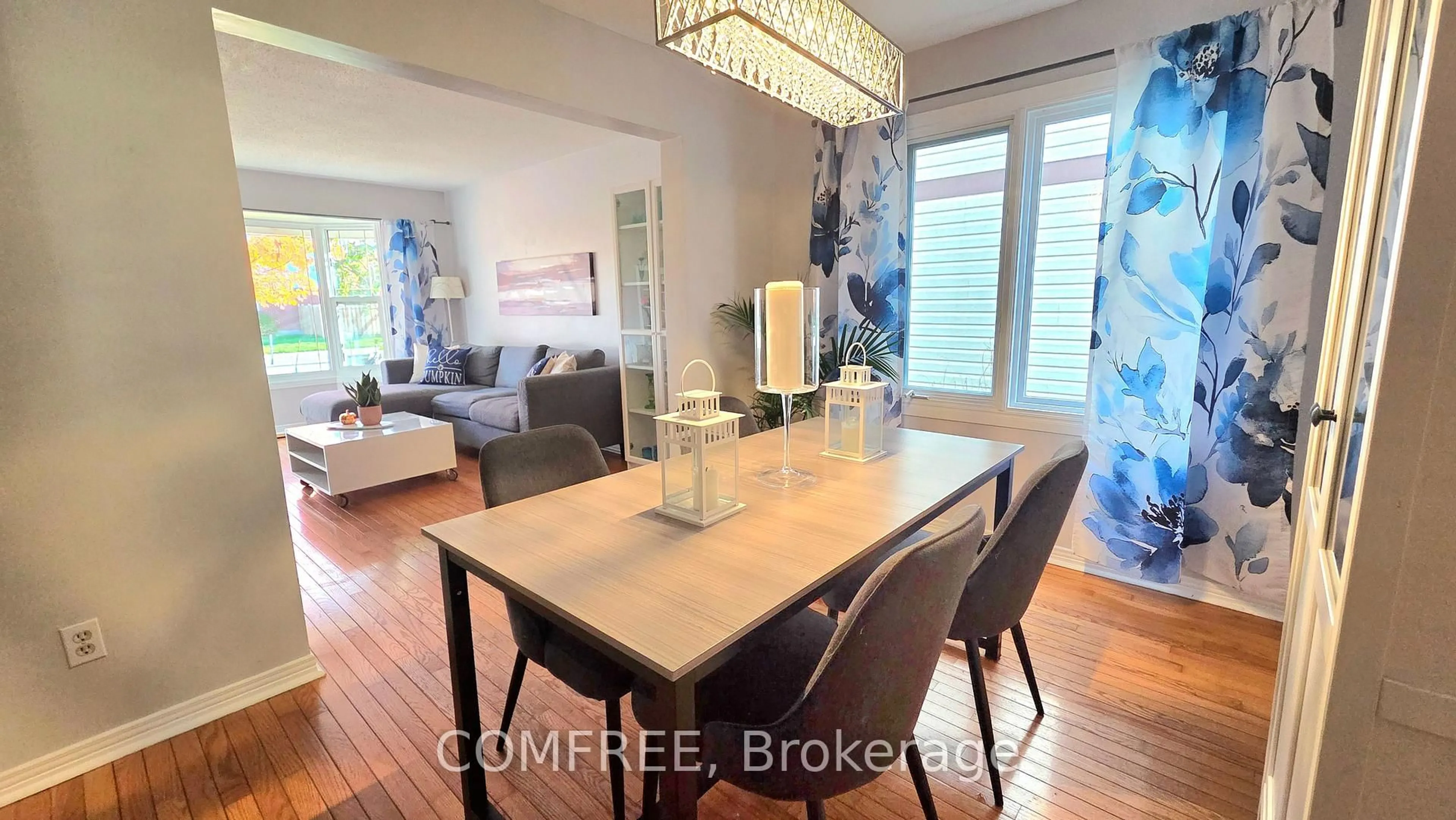 Dining room, wood/laminate floor for 48 Tartan Dr, Barrhaven Ontario K2J 2V5