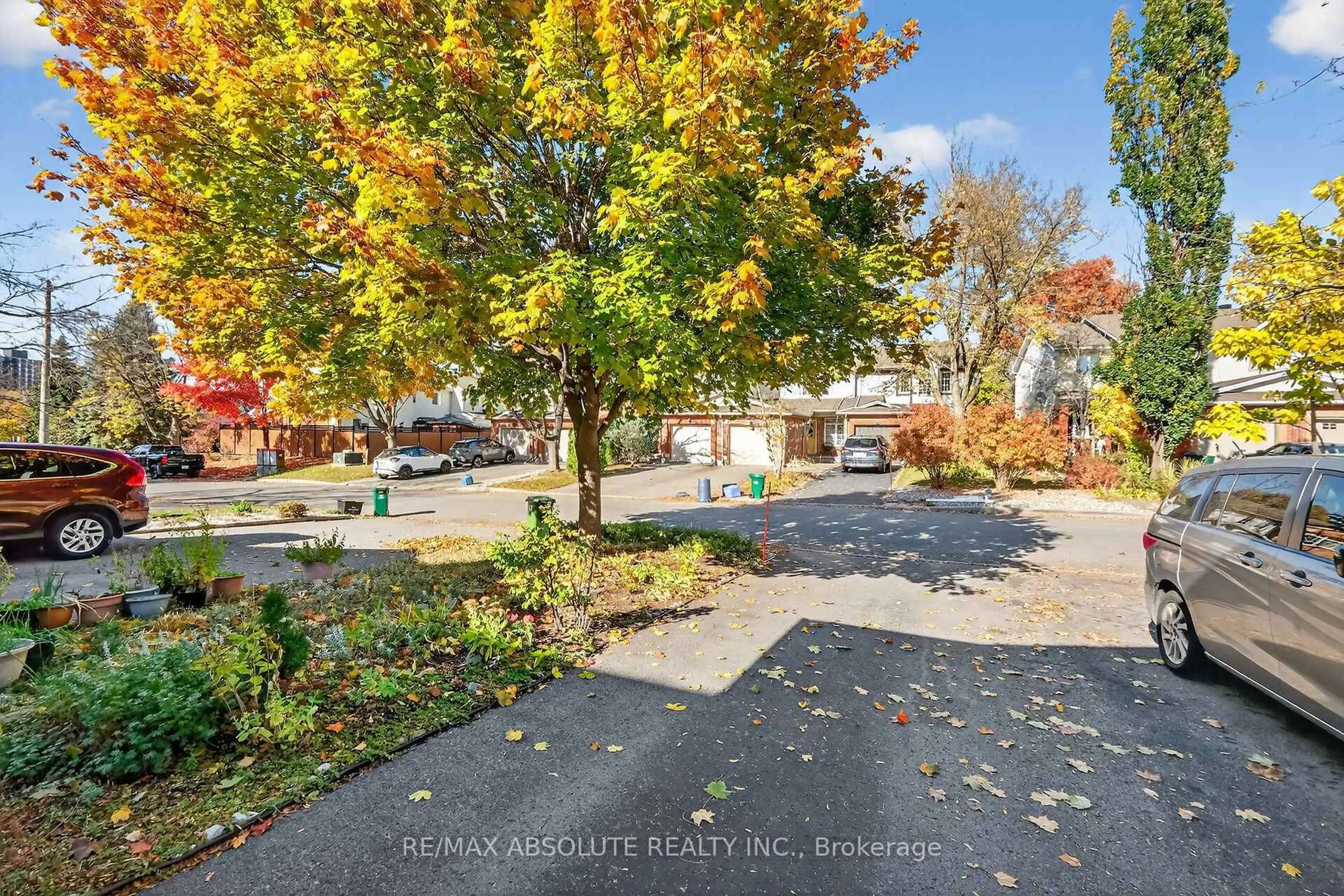 Patio, street for 42 COLLEGE Circ, Ottawa Ontario K1K 4R8