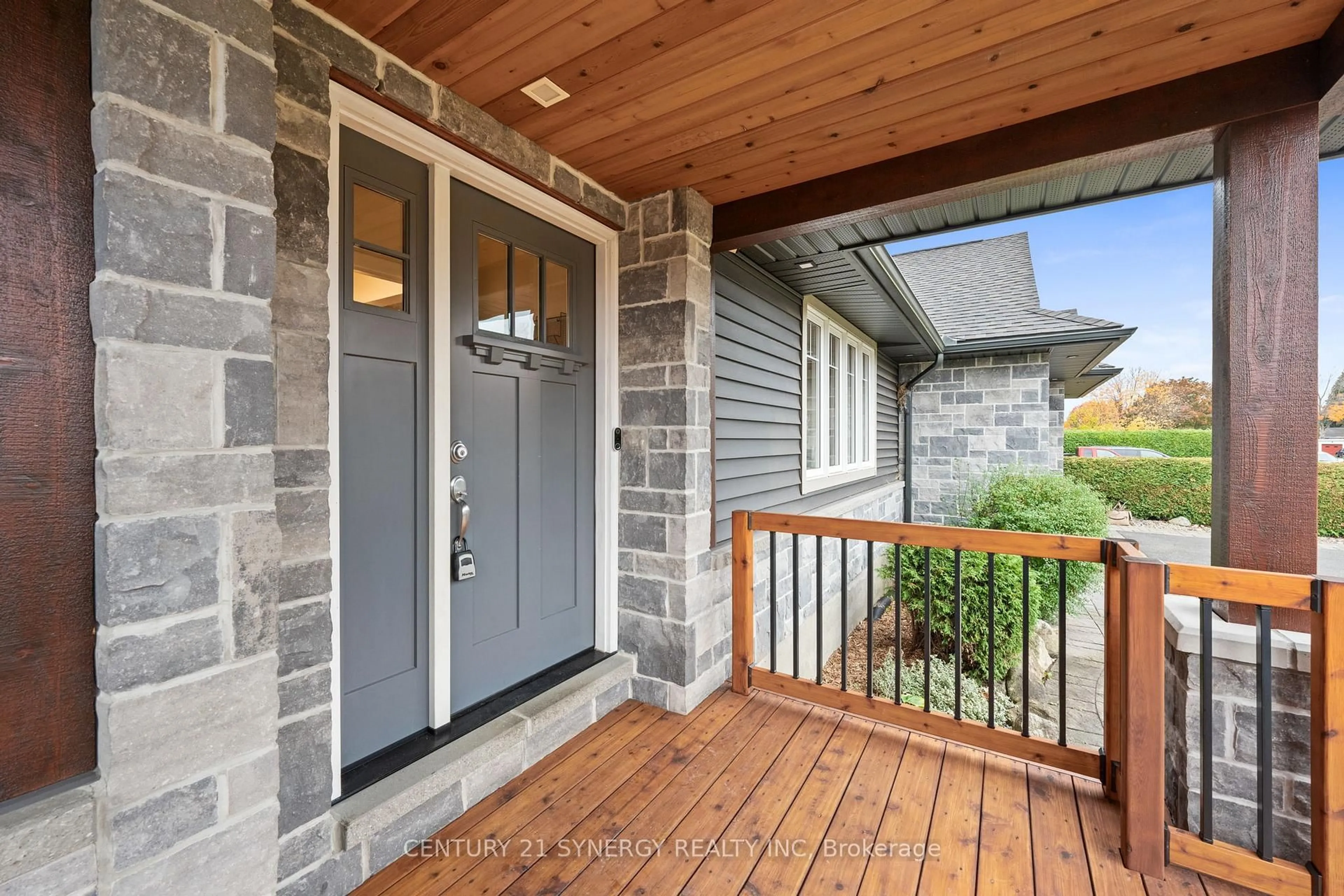 Indoor entryway for 22 Carola St, Ottawa Ontario K2G 0Y1
