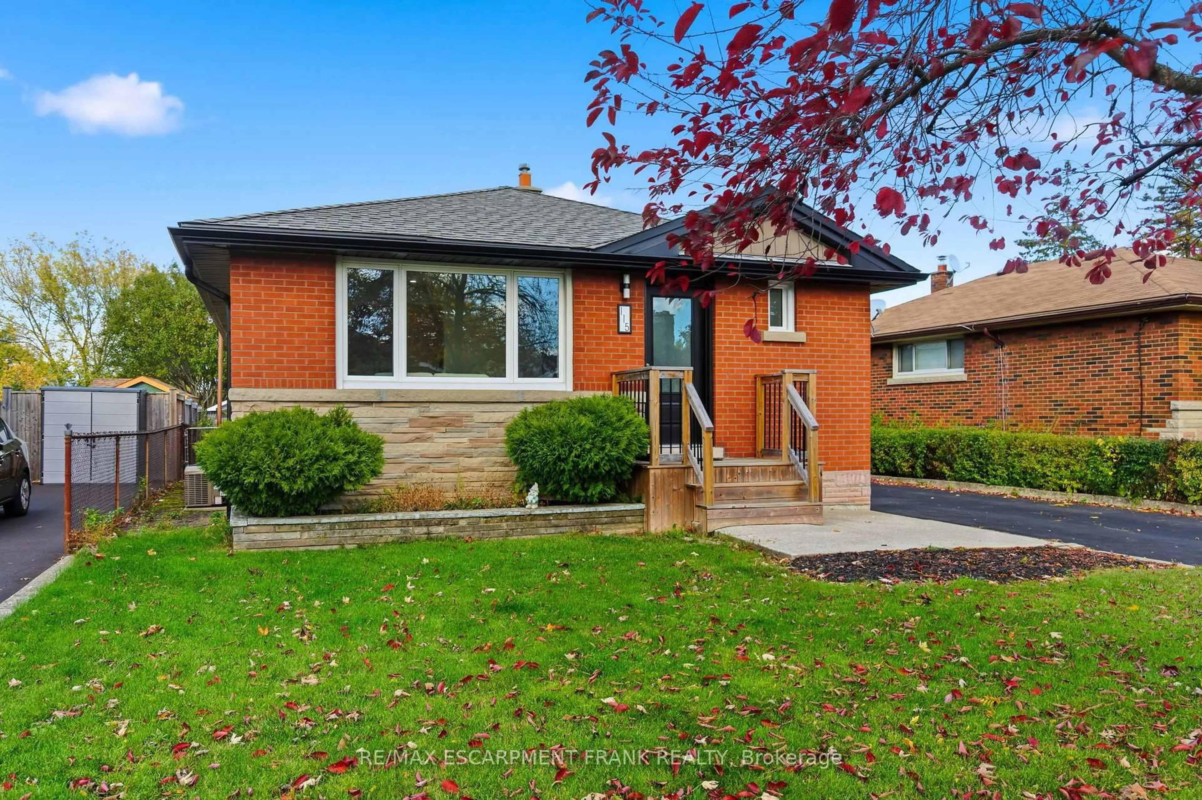 Home with brick exterior material, street for 115 Mcelroy Rd, Hamilton Ontario L9A 1Z1