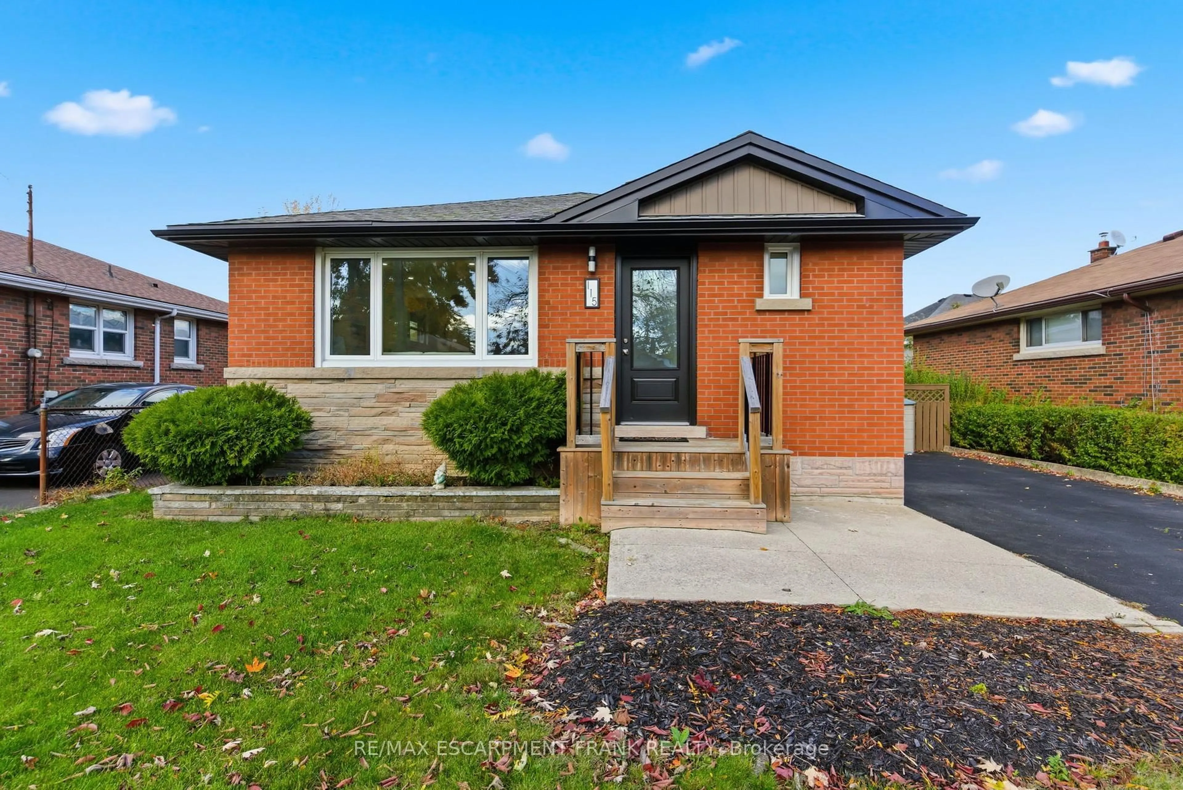 Home with brick exterior material, street for 115 Mcelroy Rd, Hamilton Ontario L9A 1Z1