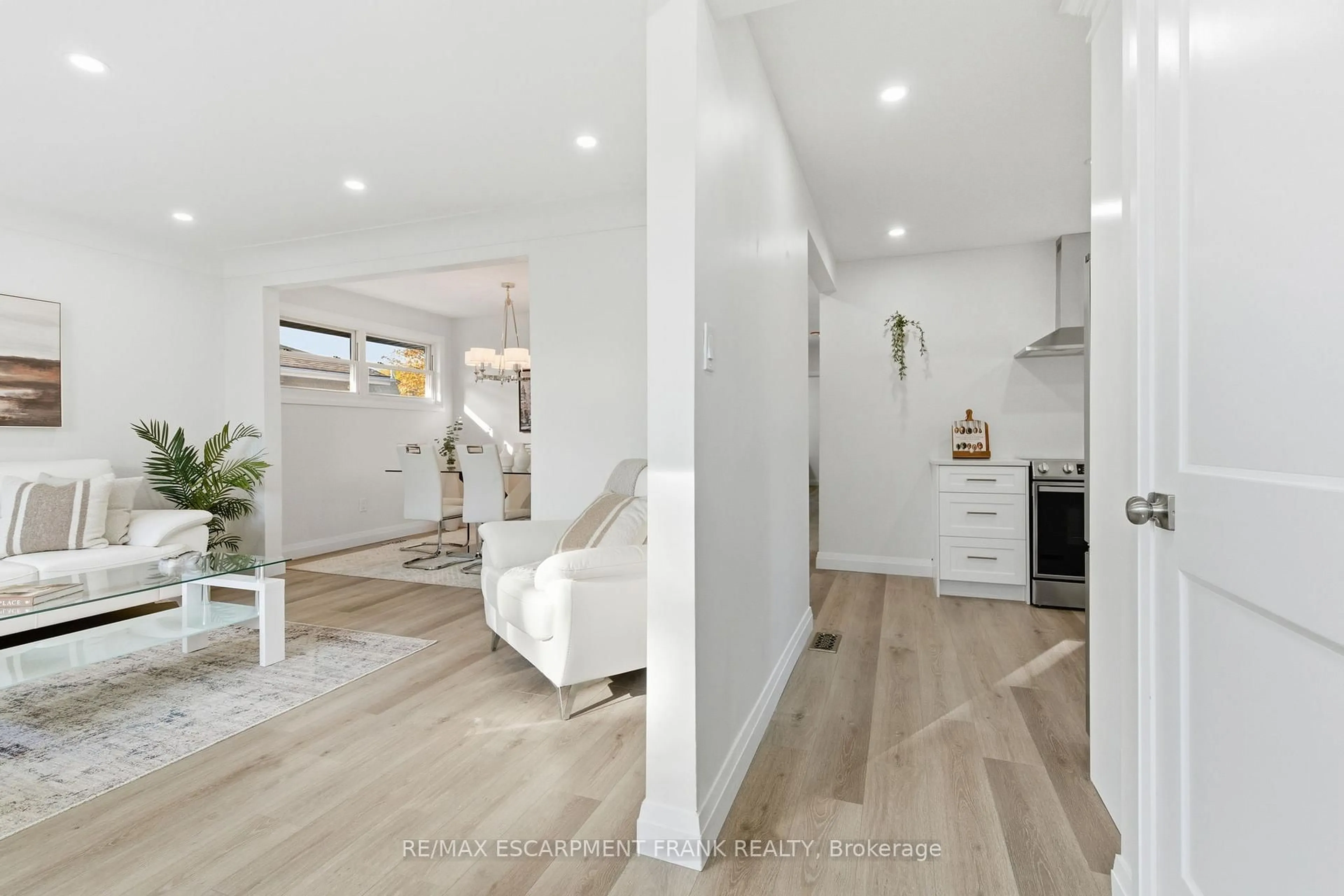 Unknown for 115 Mcelroy Rd, Hamilton Ontario L9A 1Z1