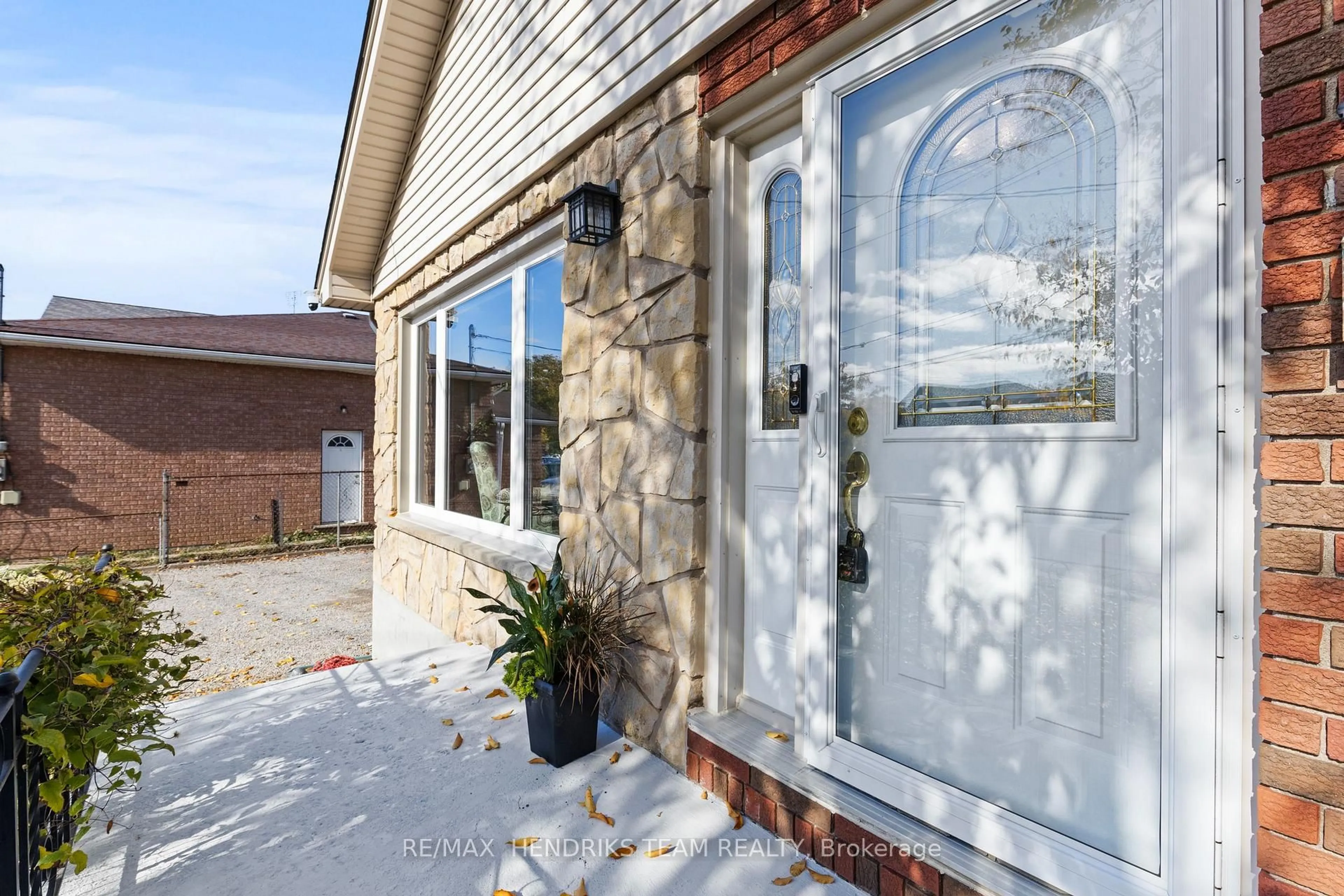 Home with brick exterior material, street for 168 Rykert St, St. Catharines Ontario L2S 2B7