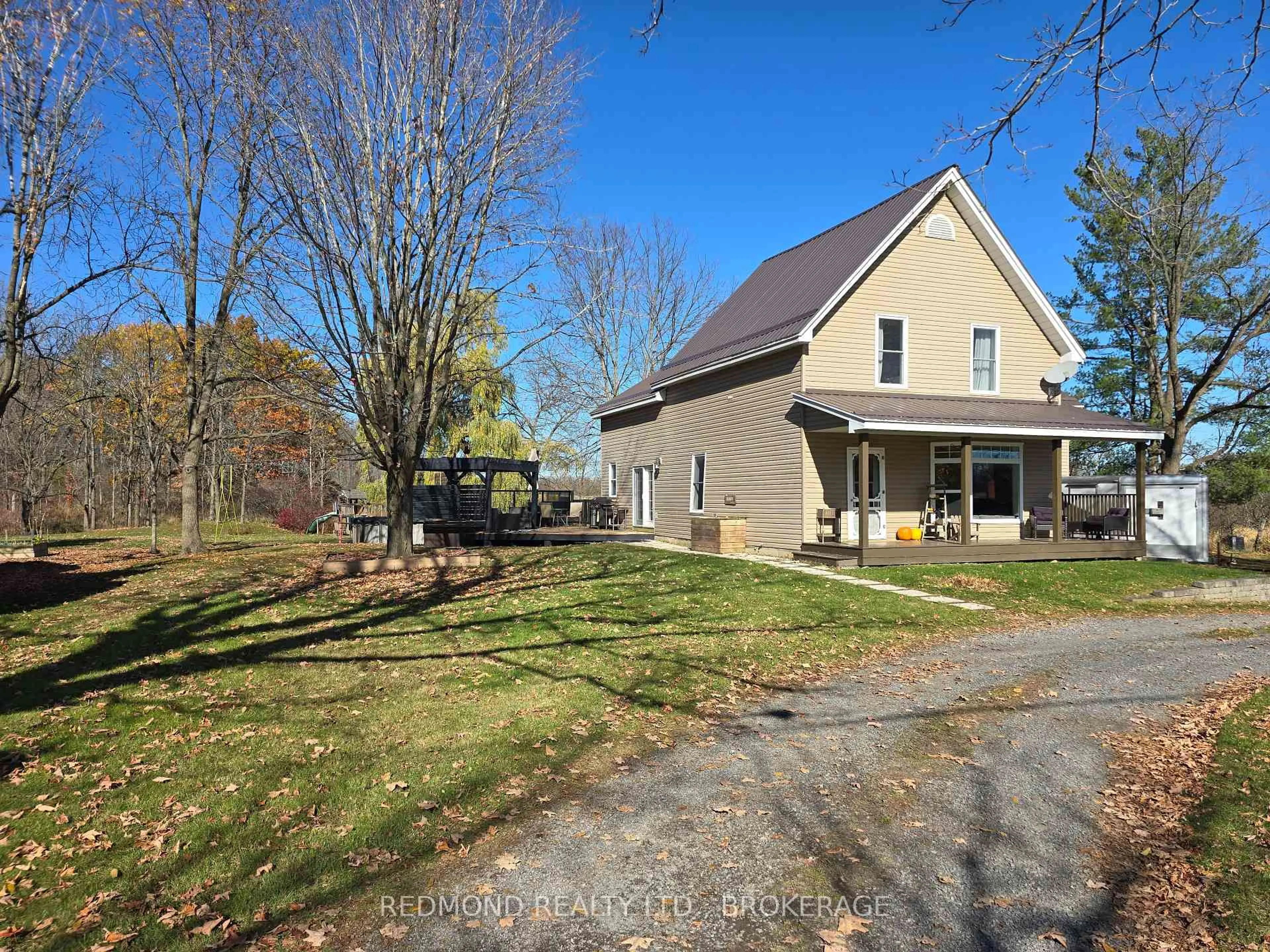 A pic from outside/outdoor area/front of a property/back of a property/a pic from drone, street for 36 King Street, Leeds and the Thousand Islands Ontario K0E 1L0