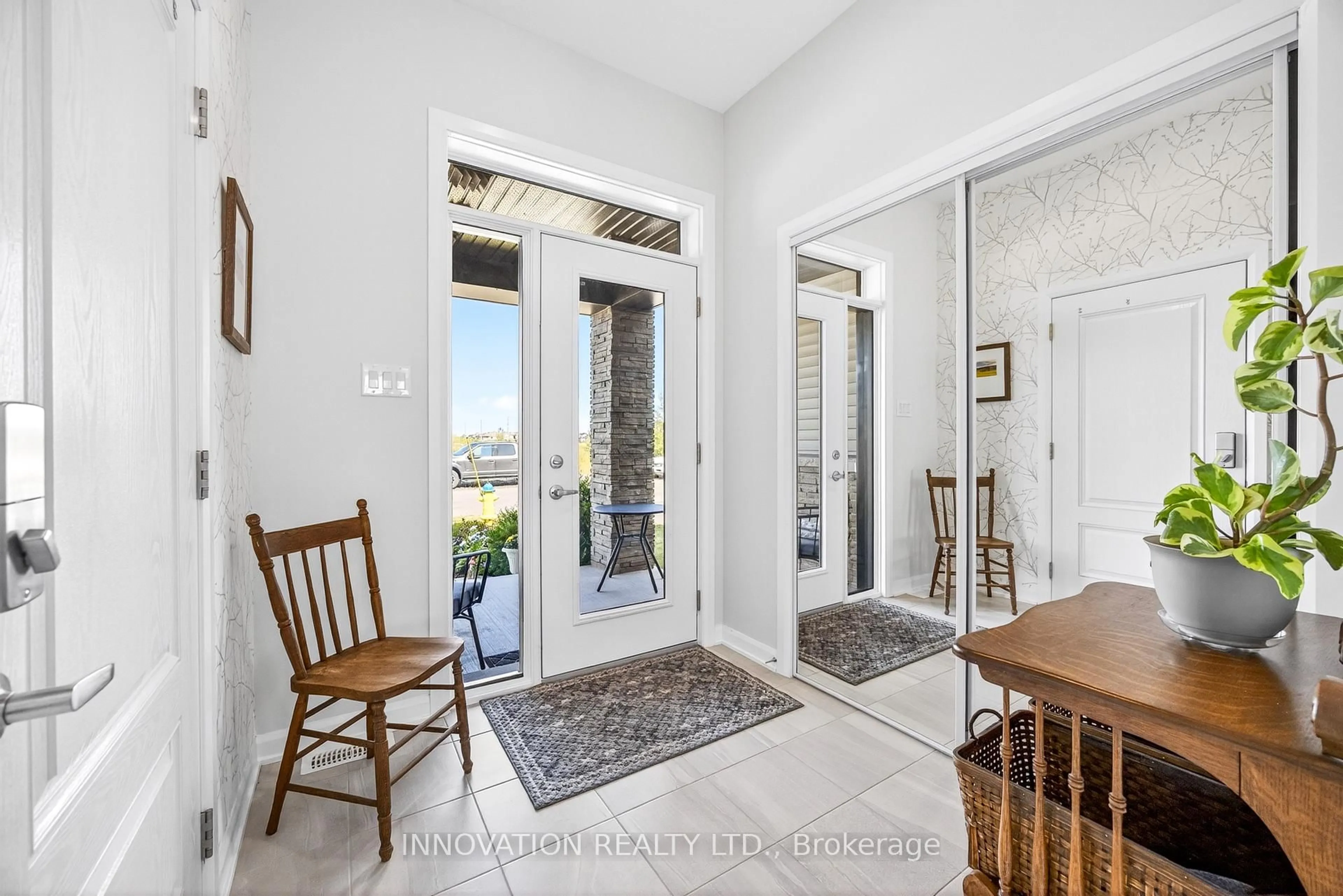 Indoor entryway for 505 Moyard Dr, Ottawa Ontario K2J 7B9