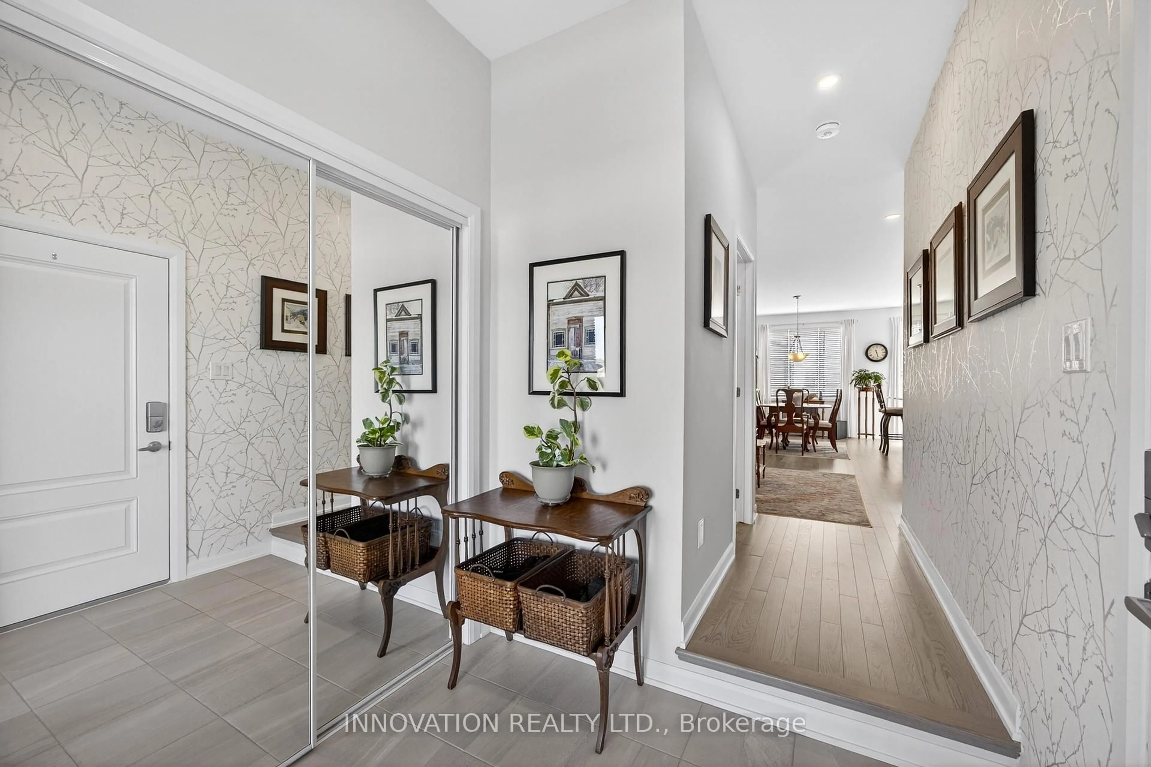 Indoor entryway for 505 Moyard Dr, Ottawa Ontario K2J 7B9