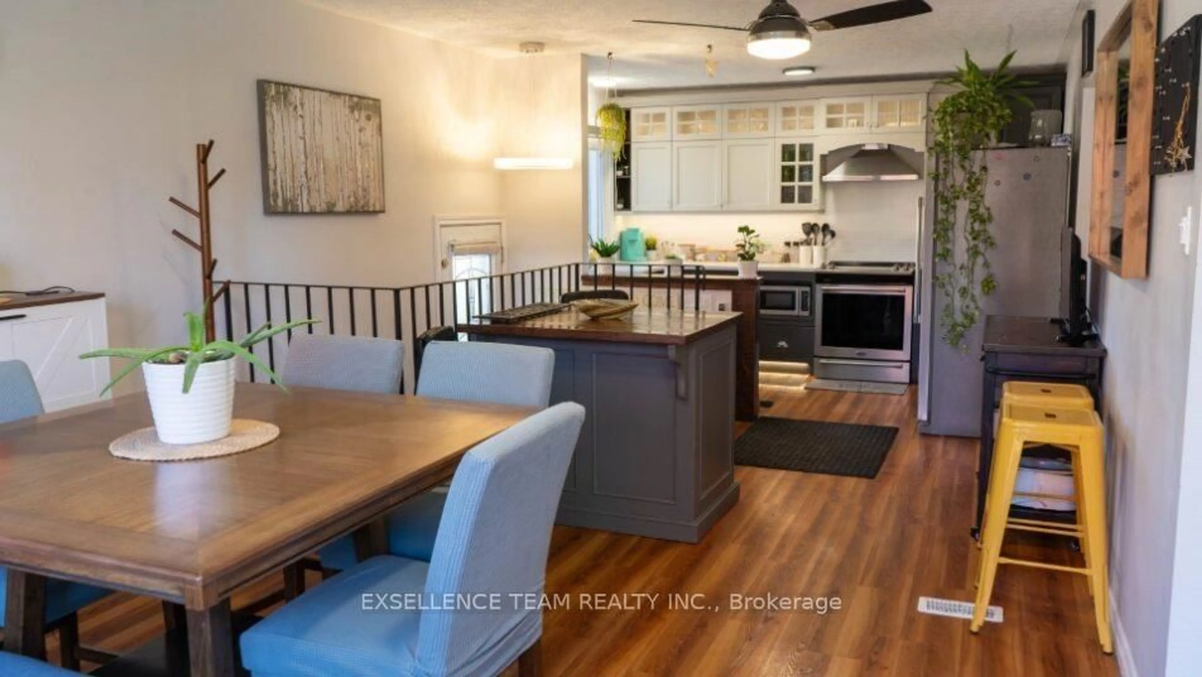 Open concept kitchen, unknown for 1010 Queen St, Cornwall Ontario K6J 1P4