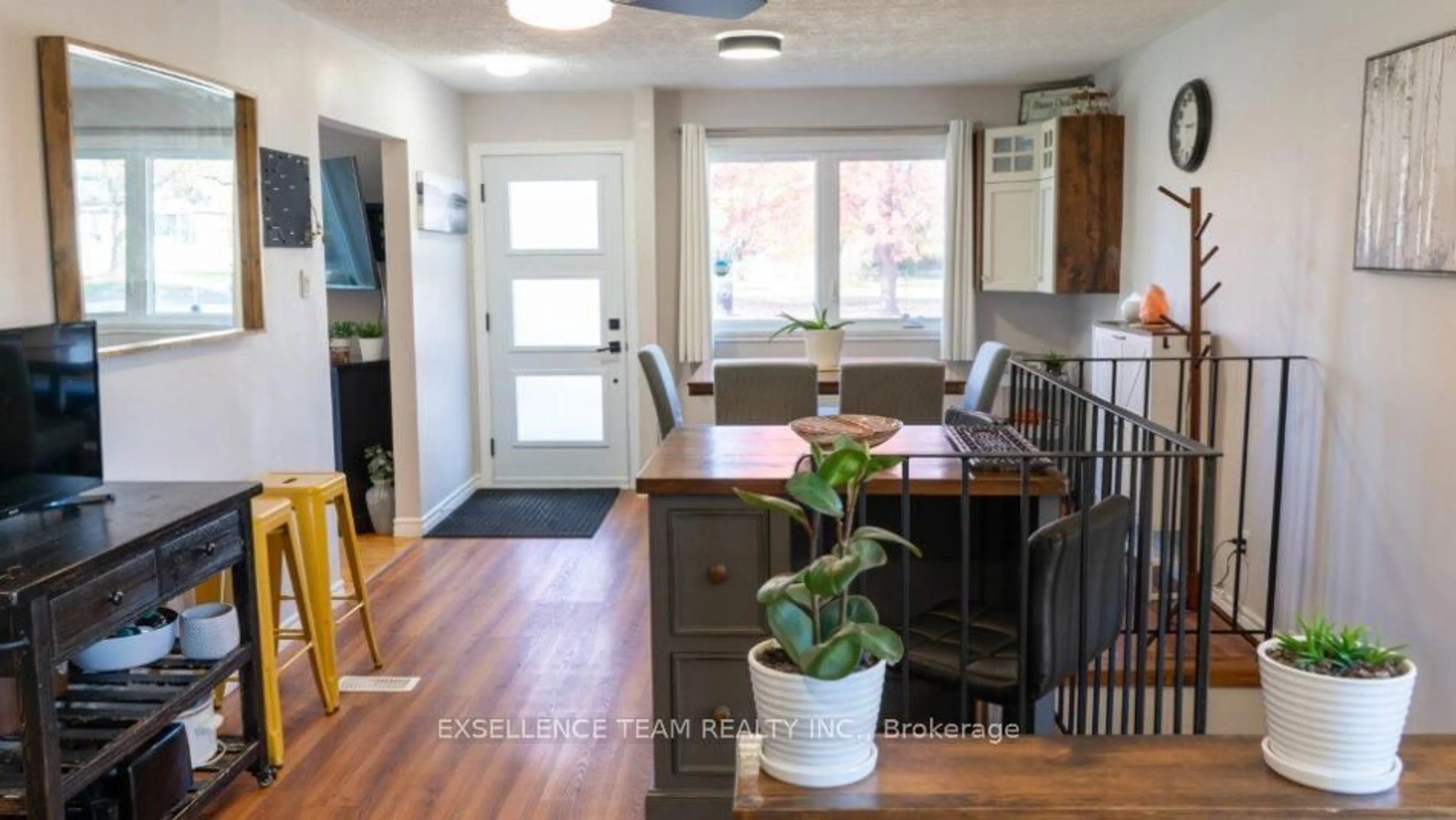 Open concept kitchen, unknown for 1010 Queen St, Cornwall Ontario K6J 1P4