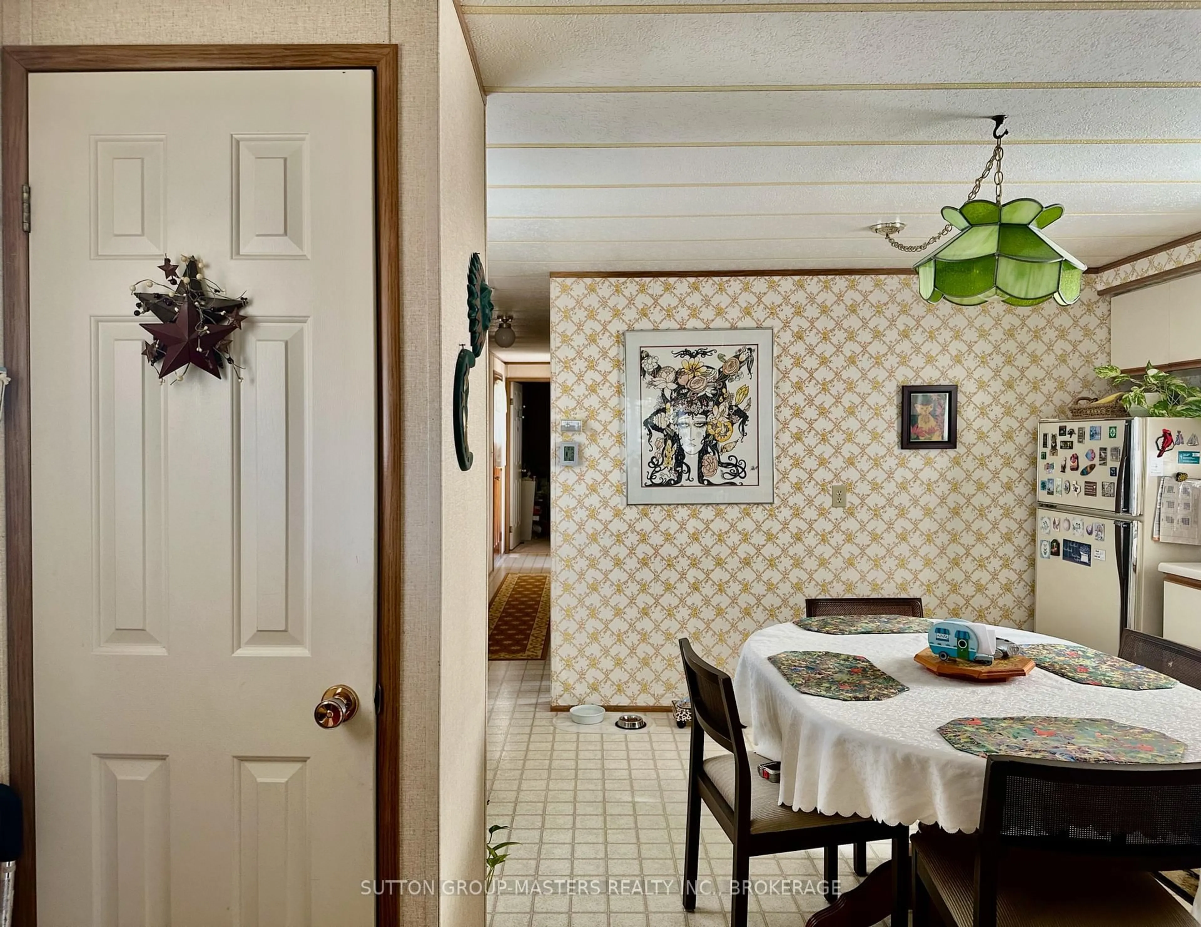 Dining room, ceramic/tile floor for 9 Maple Dr, Plantagenet Ontario K7R 3L2