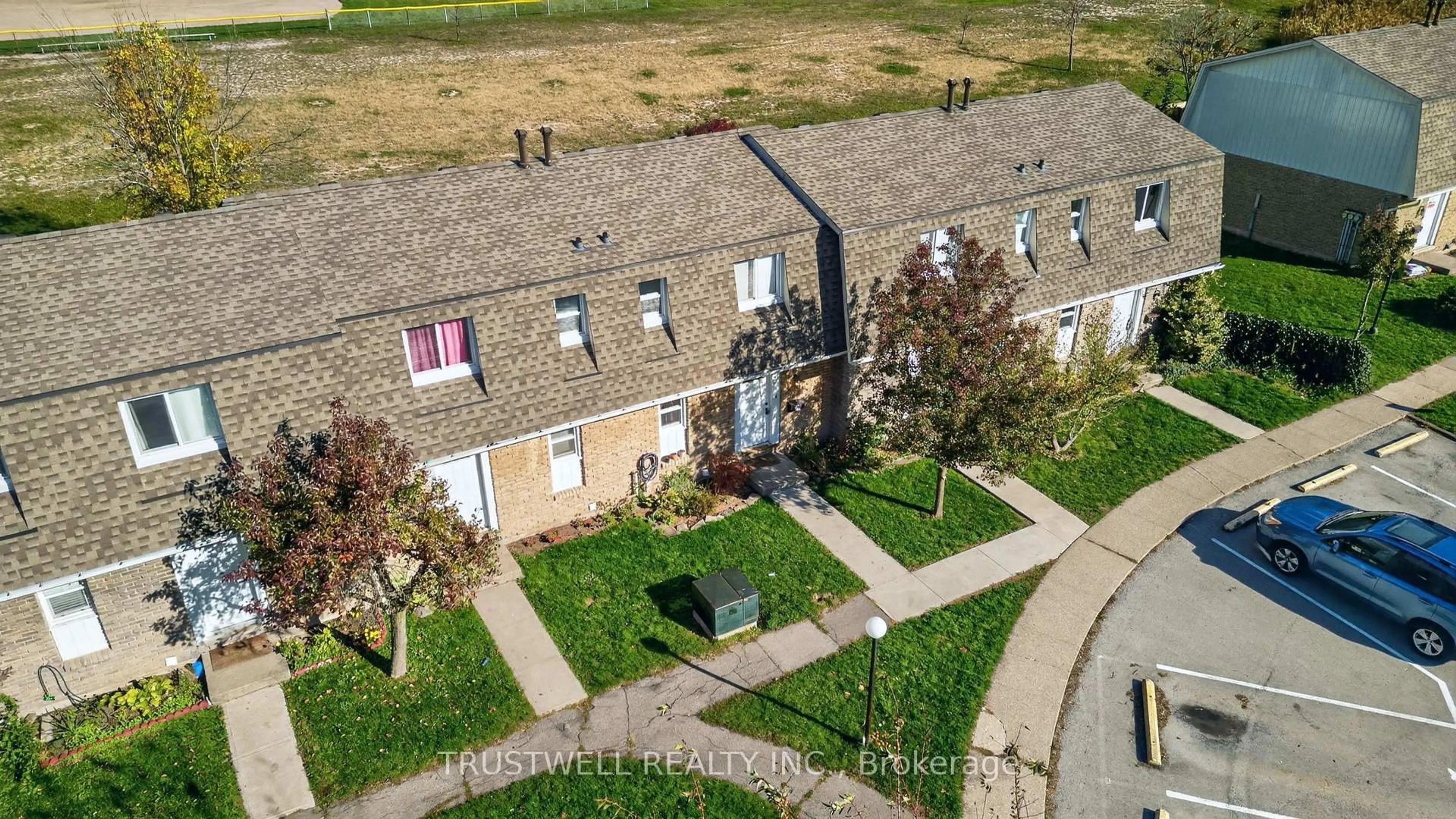 A pic from outside/outdoor area/front of a property/back of a property/a pic from drone, street for 131 Rockwood Ave #26, St. Catharines Ontario L2P 3K4