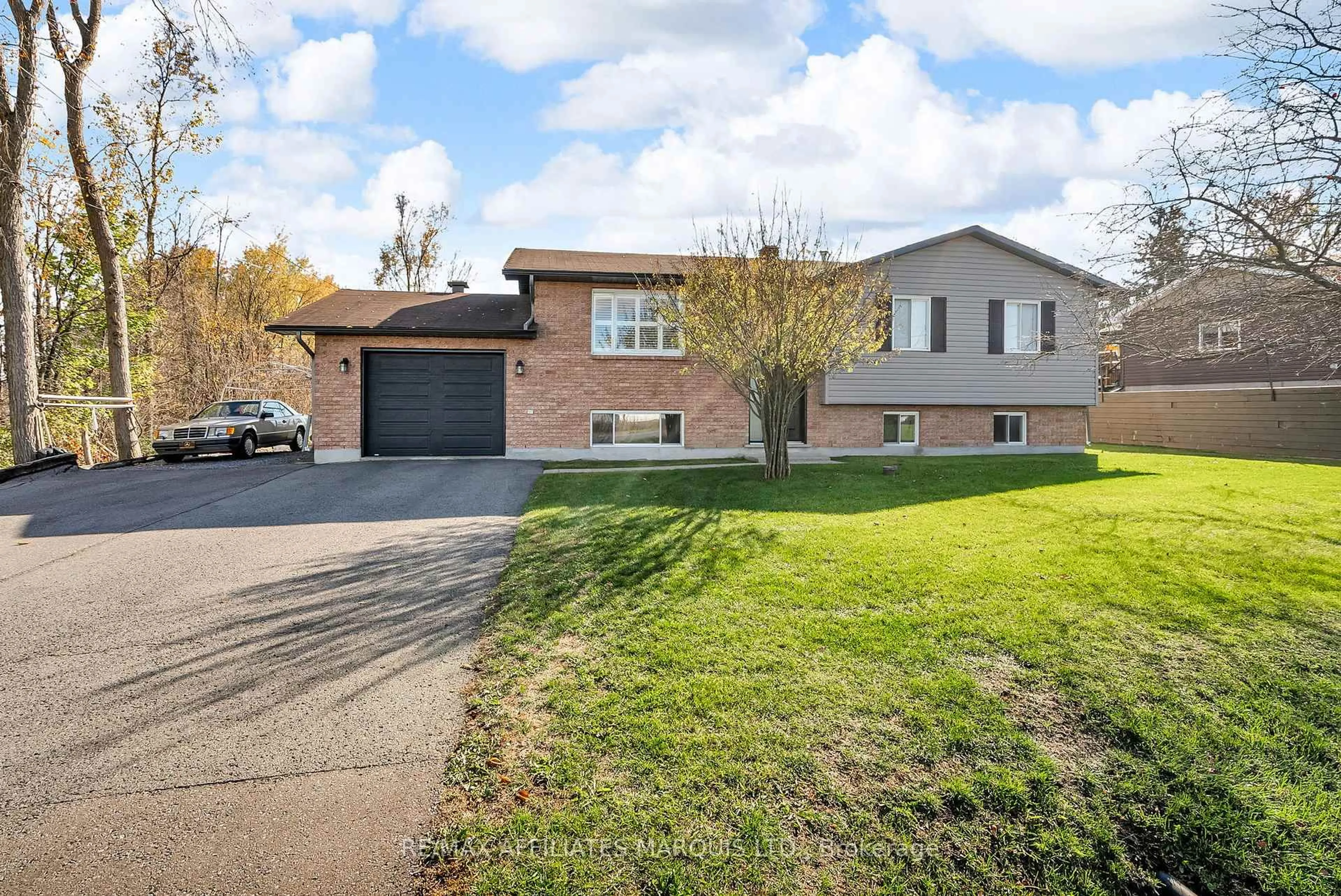 Home with brick exterior material, street for 532 South Branch Rd, Cornwall Ontario K6H 7T2