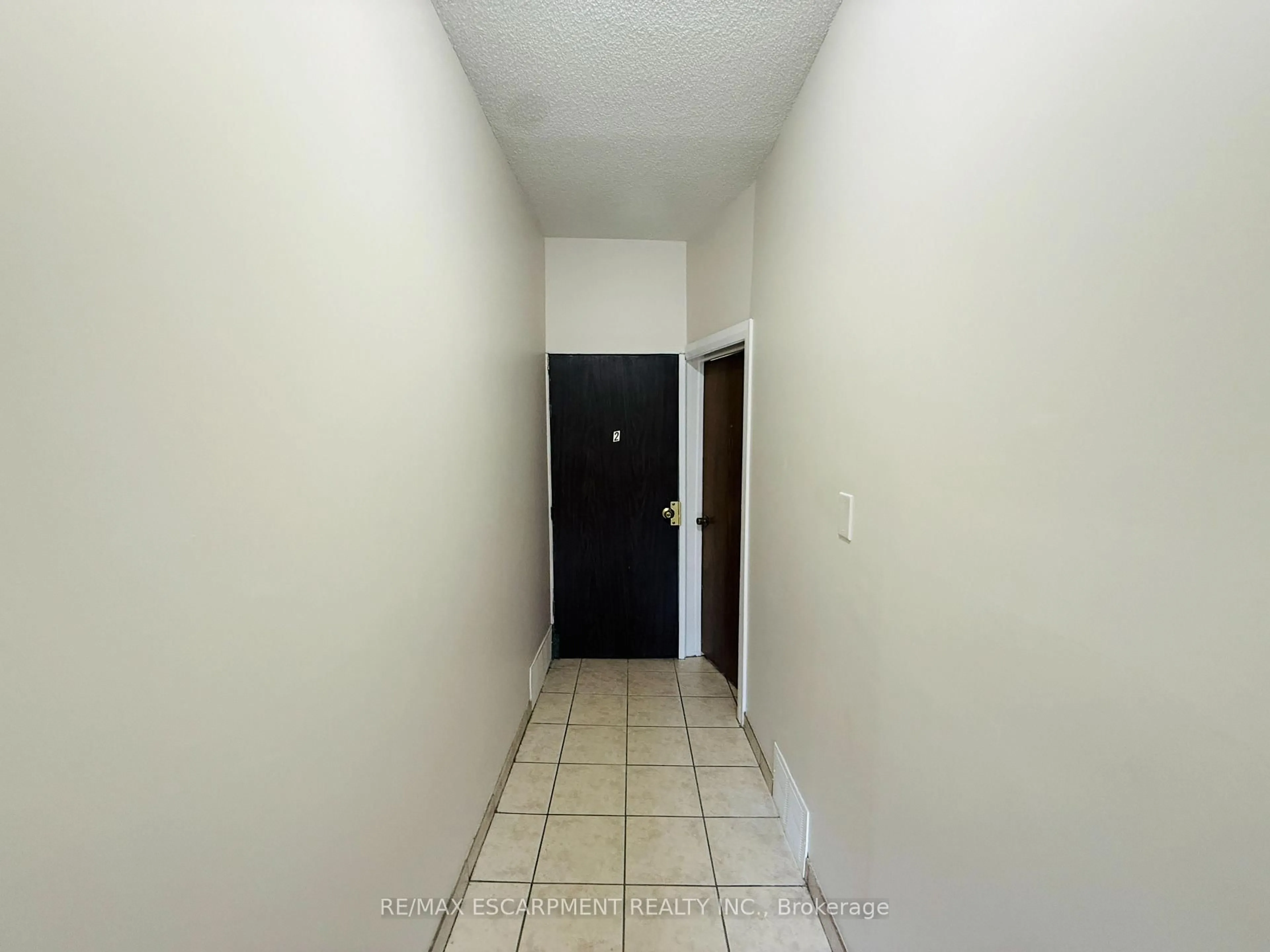A pic of a room for 24 Somerset Ave, Hamilton Ontario L8L 2L5