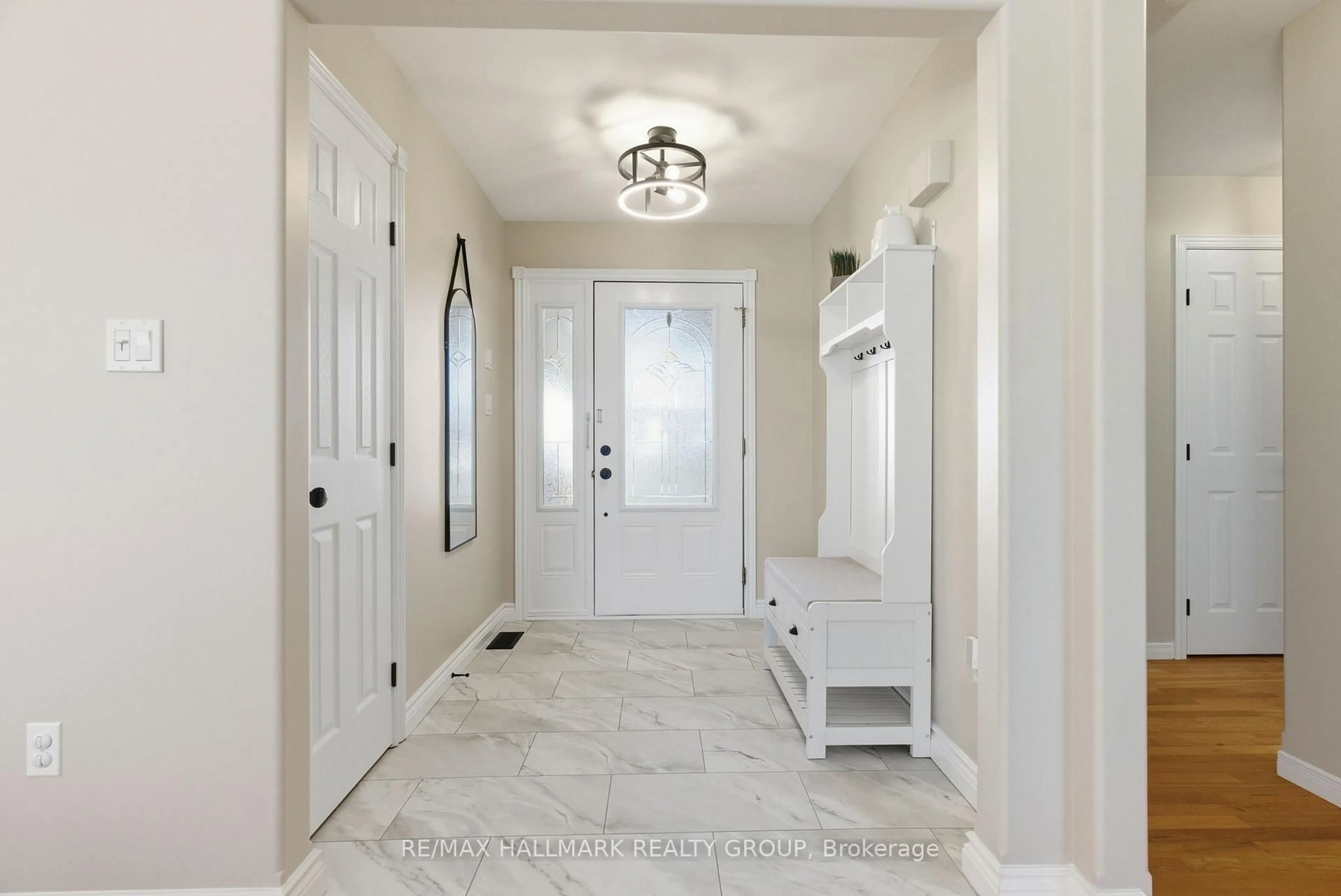 Indoor entryway for 54 Christie Lane, North Dundas Ontario K0C 2K0