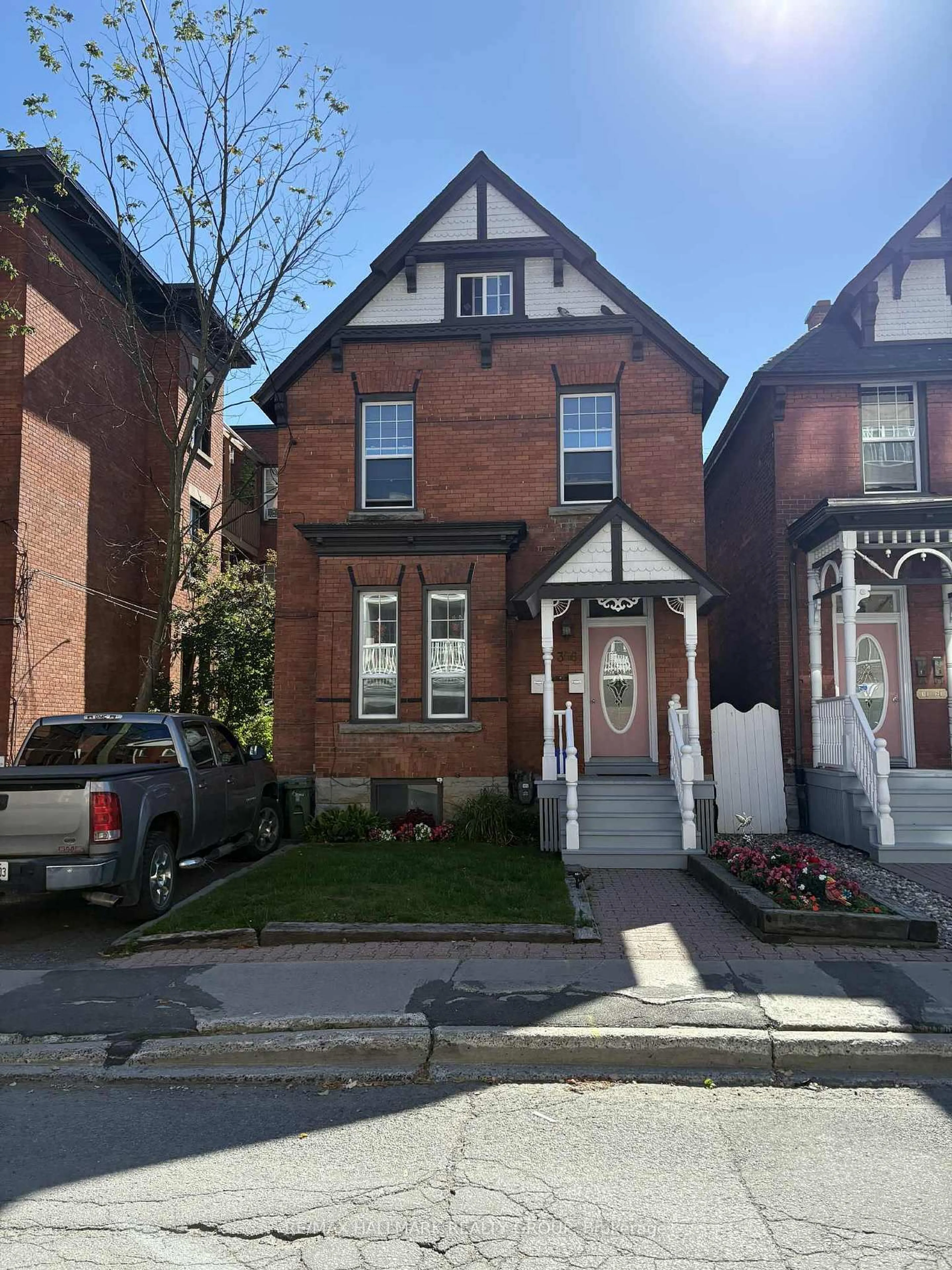 Home with brick exterior material, street for 356 Gilmour St, Ottawa Ontario K2P 0R3