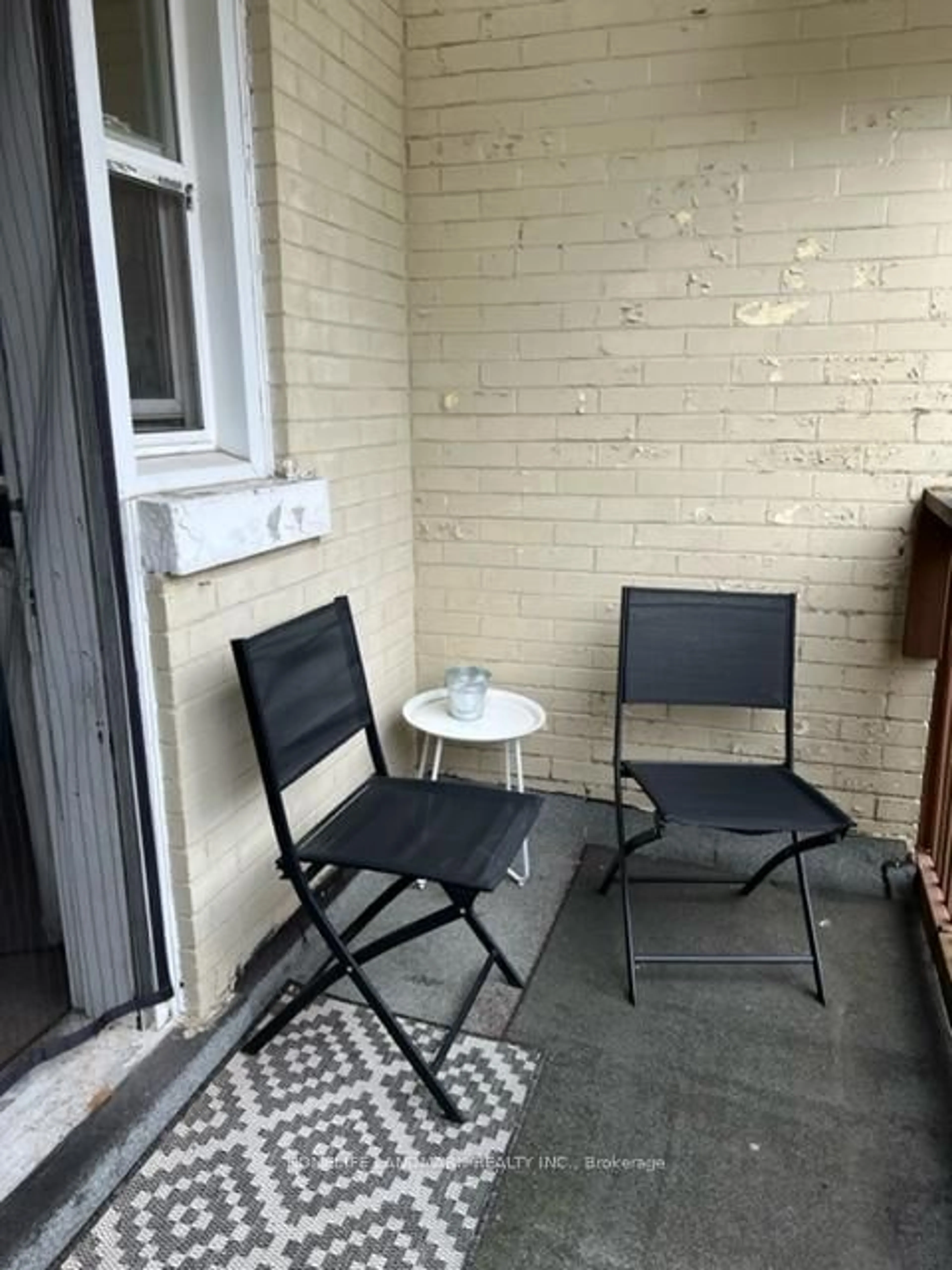 Patio, street for 153 Joseph St, Kitchener Ontario N2G 1J5