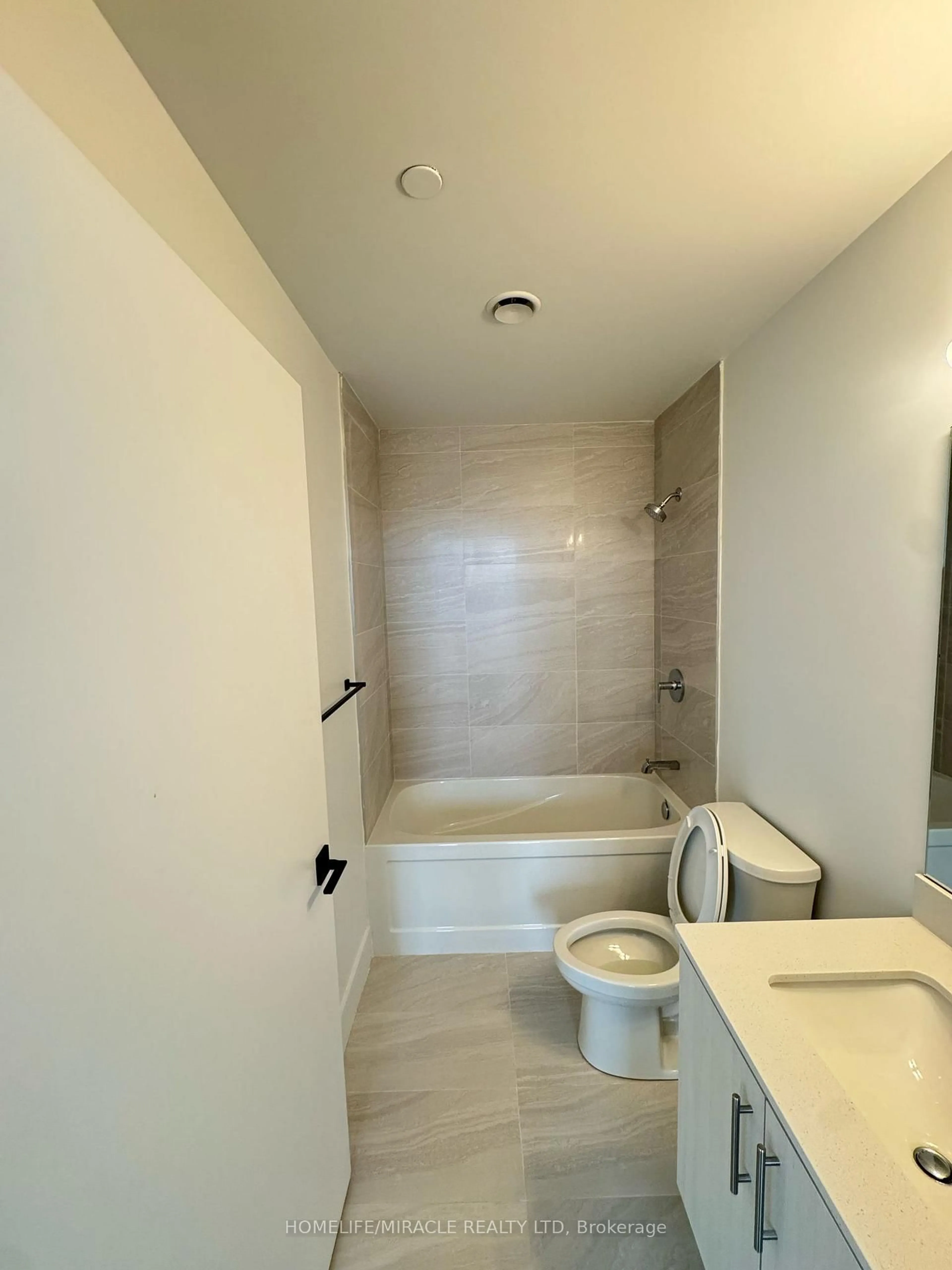 A pic of a room for 2782 Barton St #1219, Hamilton Ontario L6E 0L3