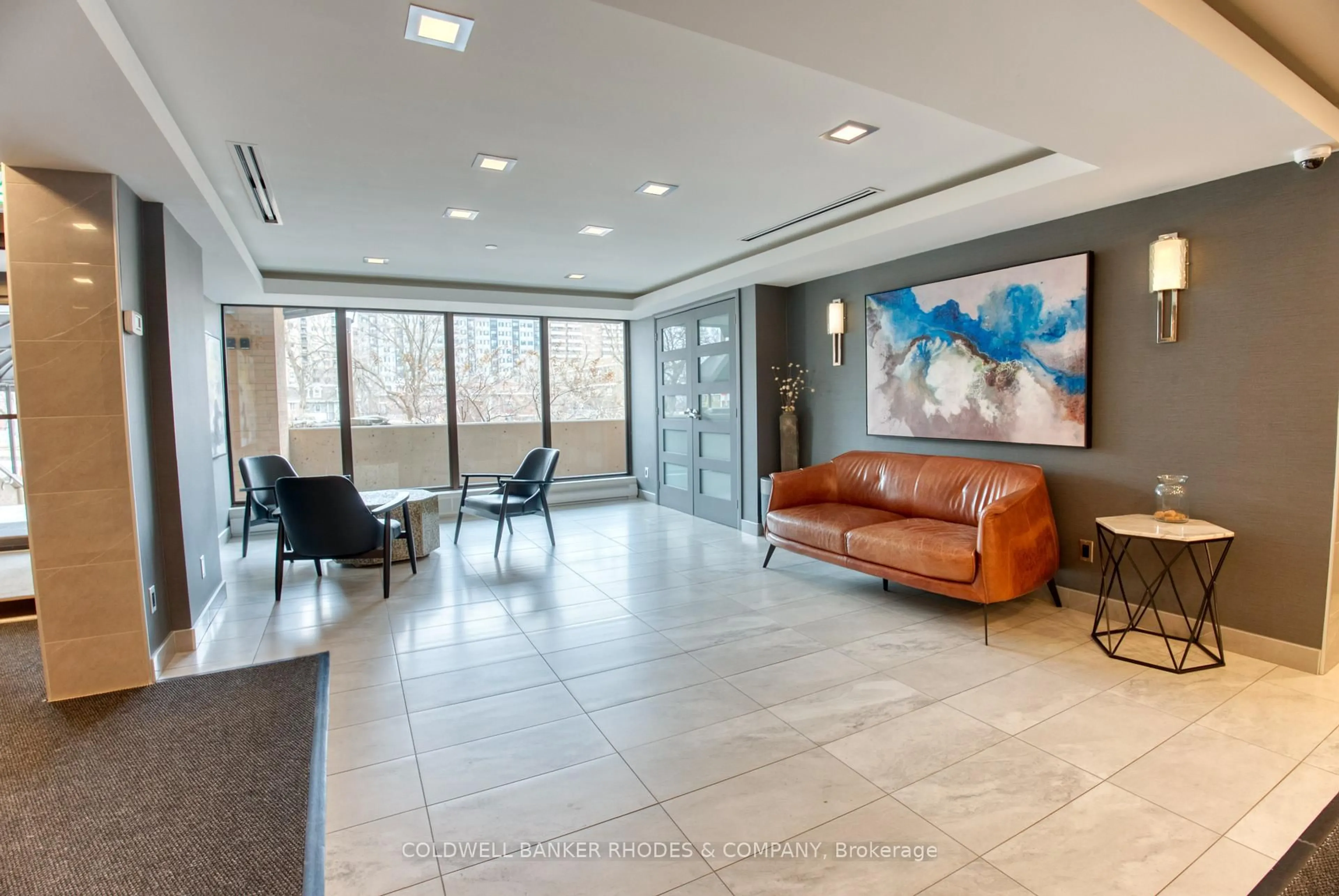 Lobby for 556 Laurier Ave #1105, Ottawa Ontario K1R 7X2