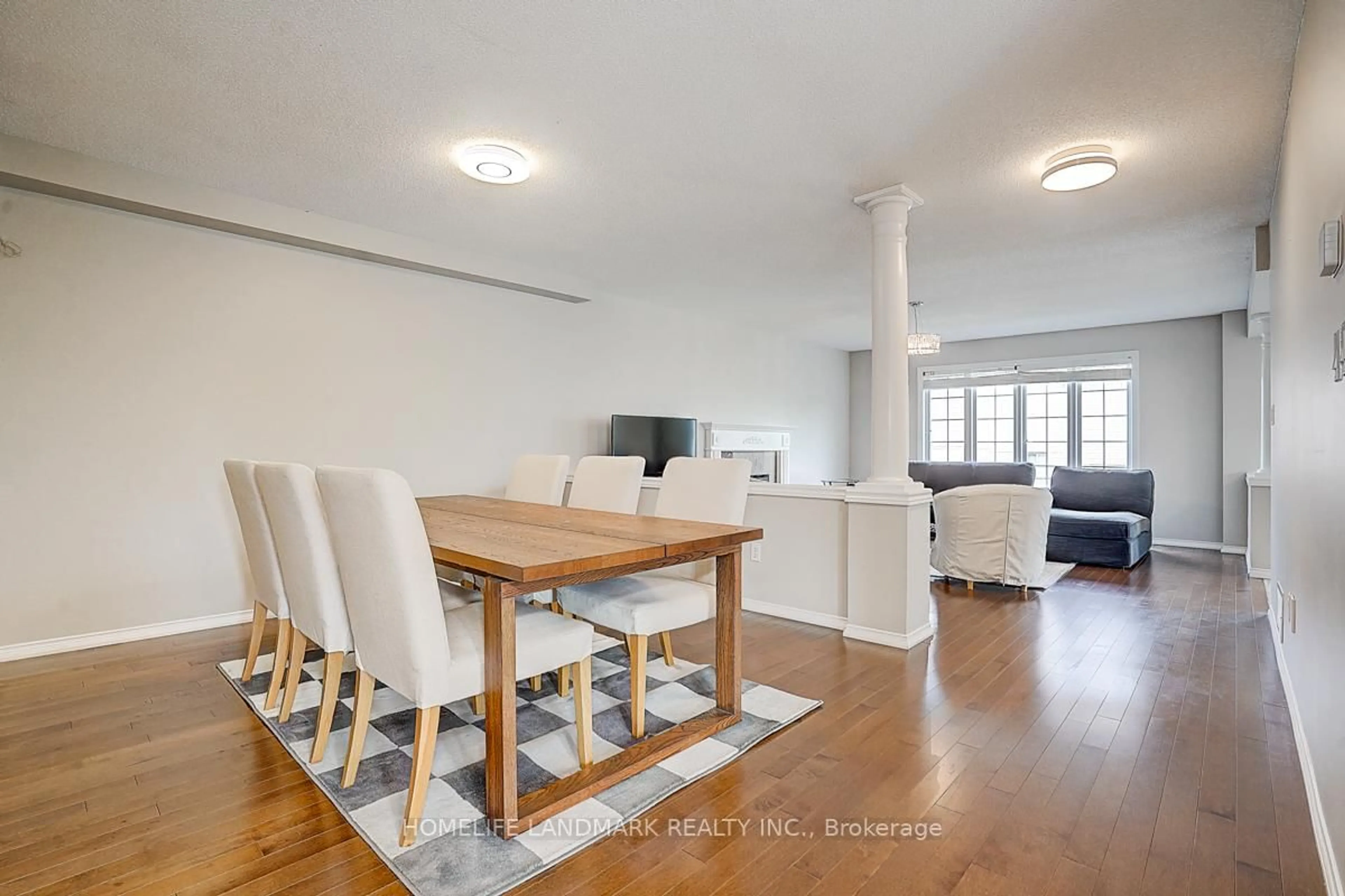 Dining room, wood/laminate floor for 93 Pelham Dr, Hamilton Ontario L9K 1L4