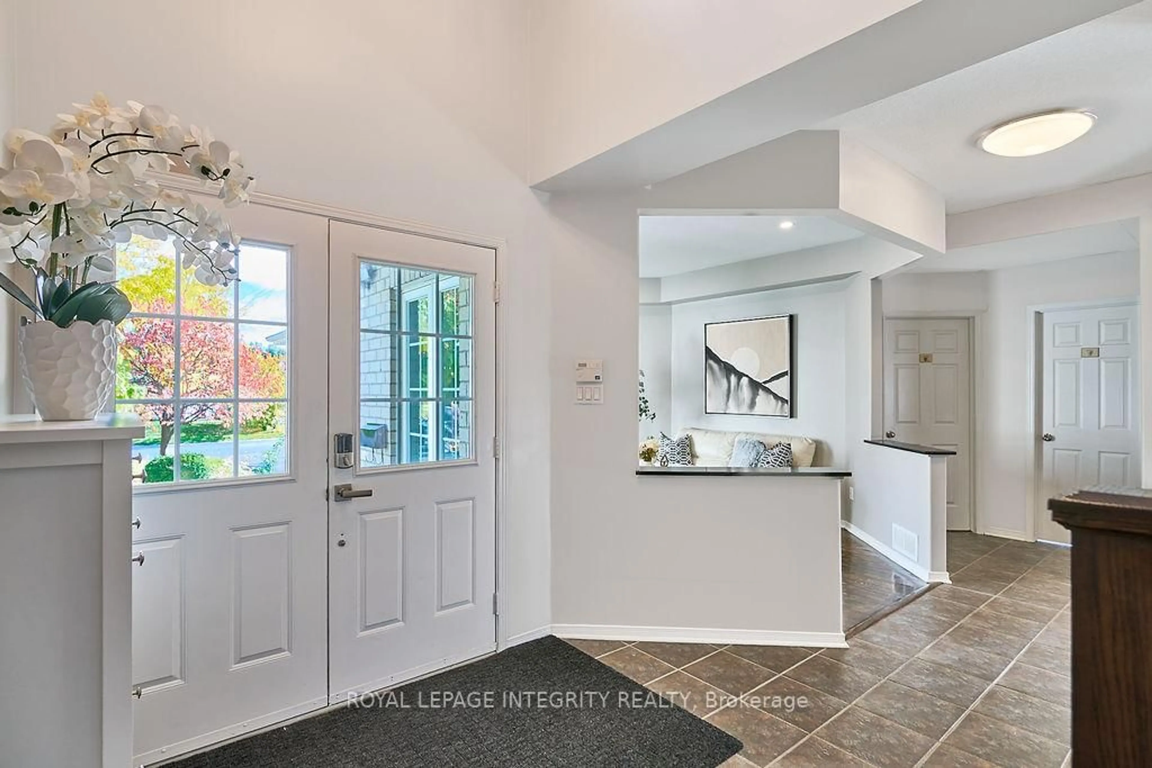 Indoor entryway for 53 Newcastle Ave, Ottawa Ontario K2K 3B5