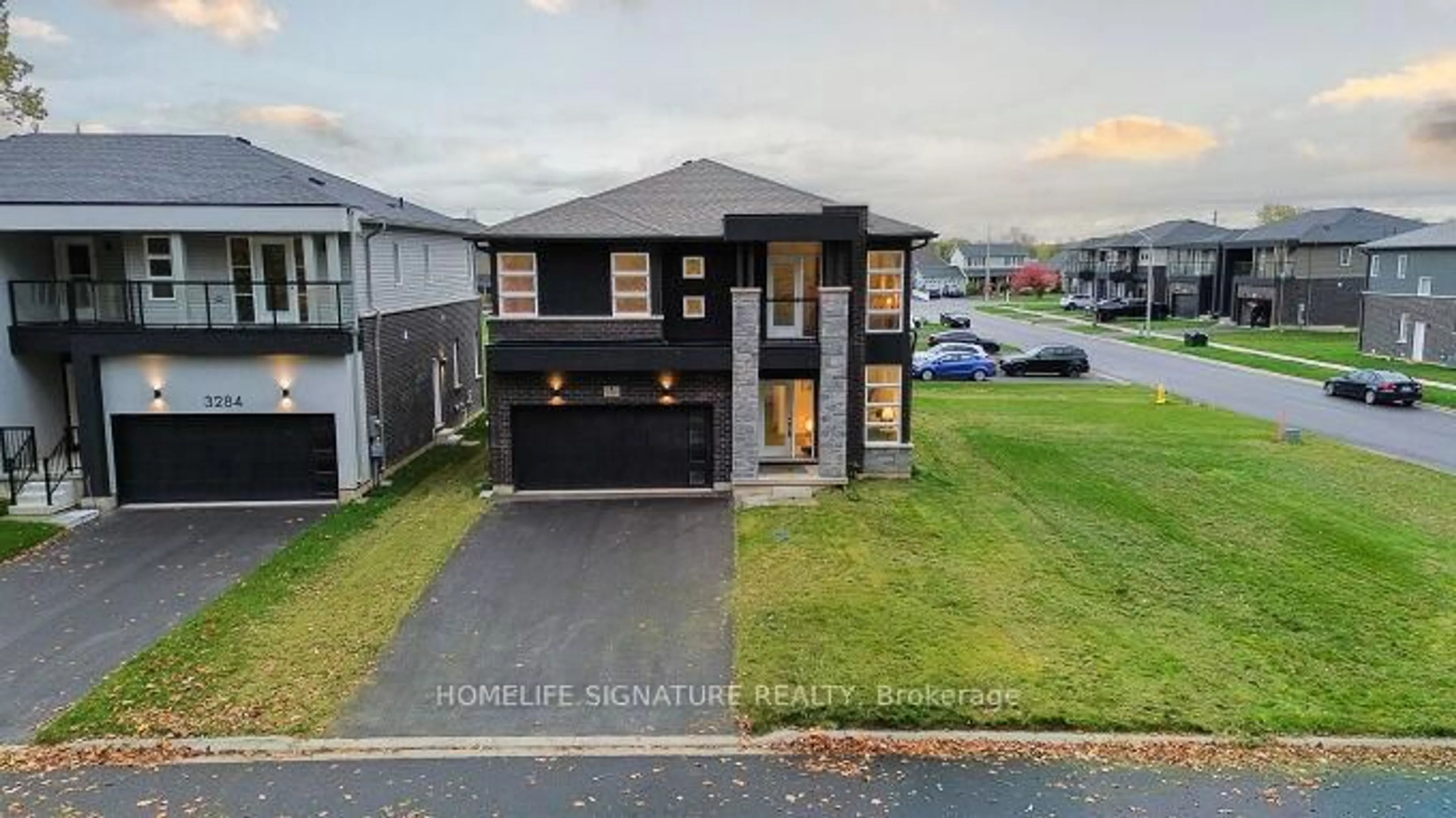 A pic from outside/outdoor area/front of a property/back of a property/a pic from drone, unknown for 3280 Parker Ave, Fort Erie Ontario L0S 1N0