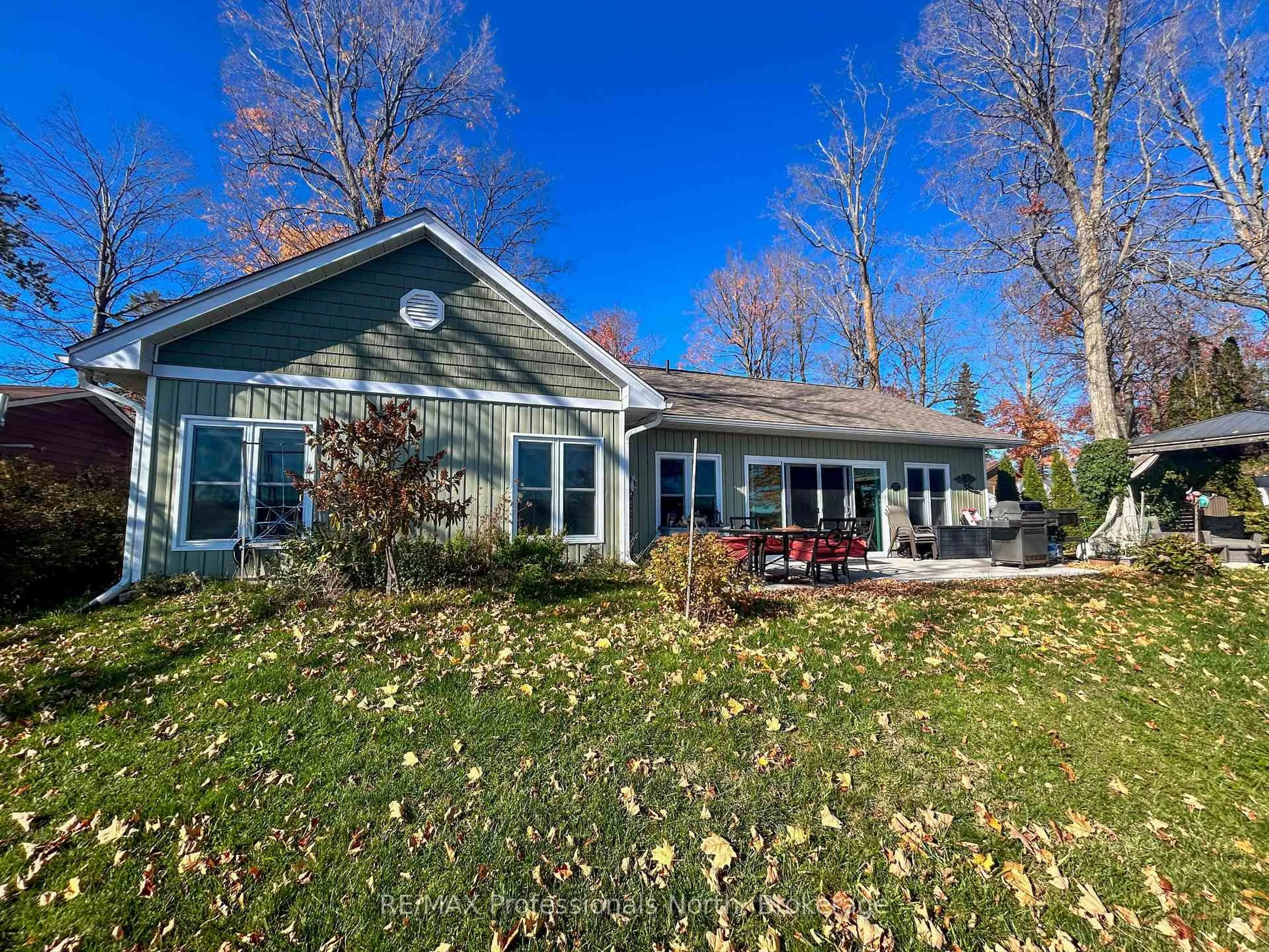 A pic from outside/outdoor area/front of a property/back of a property/a pic from drone, water/lake/river/ocean view for 563 Dalhaven Rd, Selwyn Ontario K9J 6X2