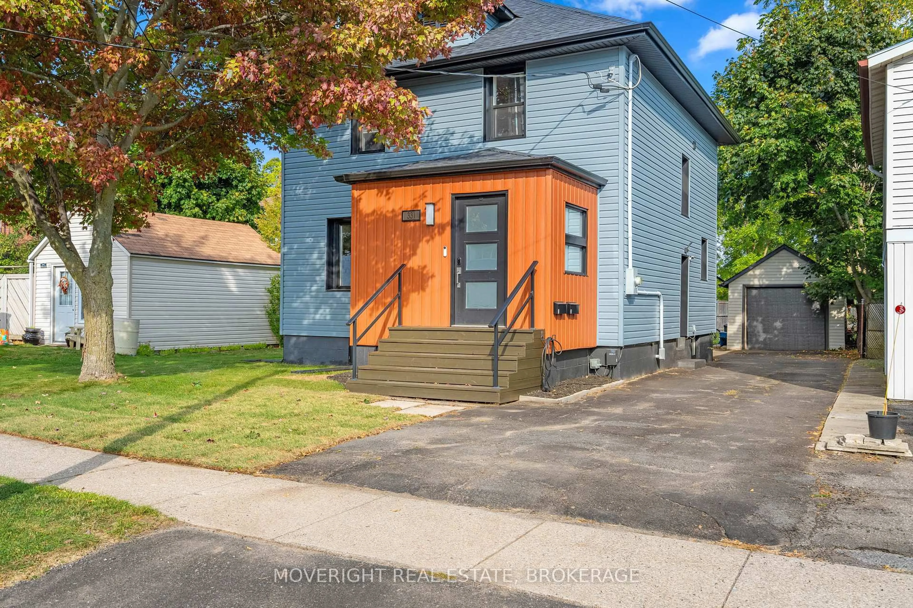 Home with vinyl exterior material, street for 331 Fielden Ave, Port Colborne Ontario L3K 4T8