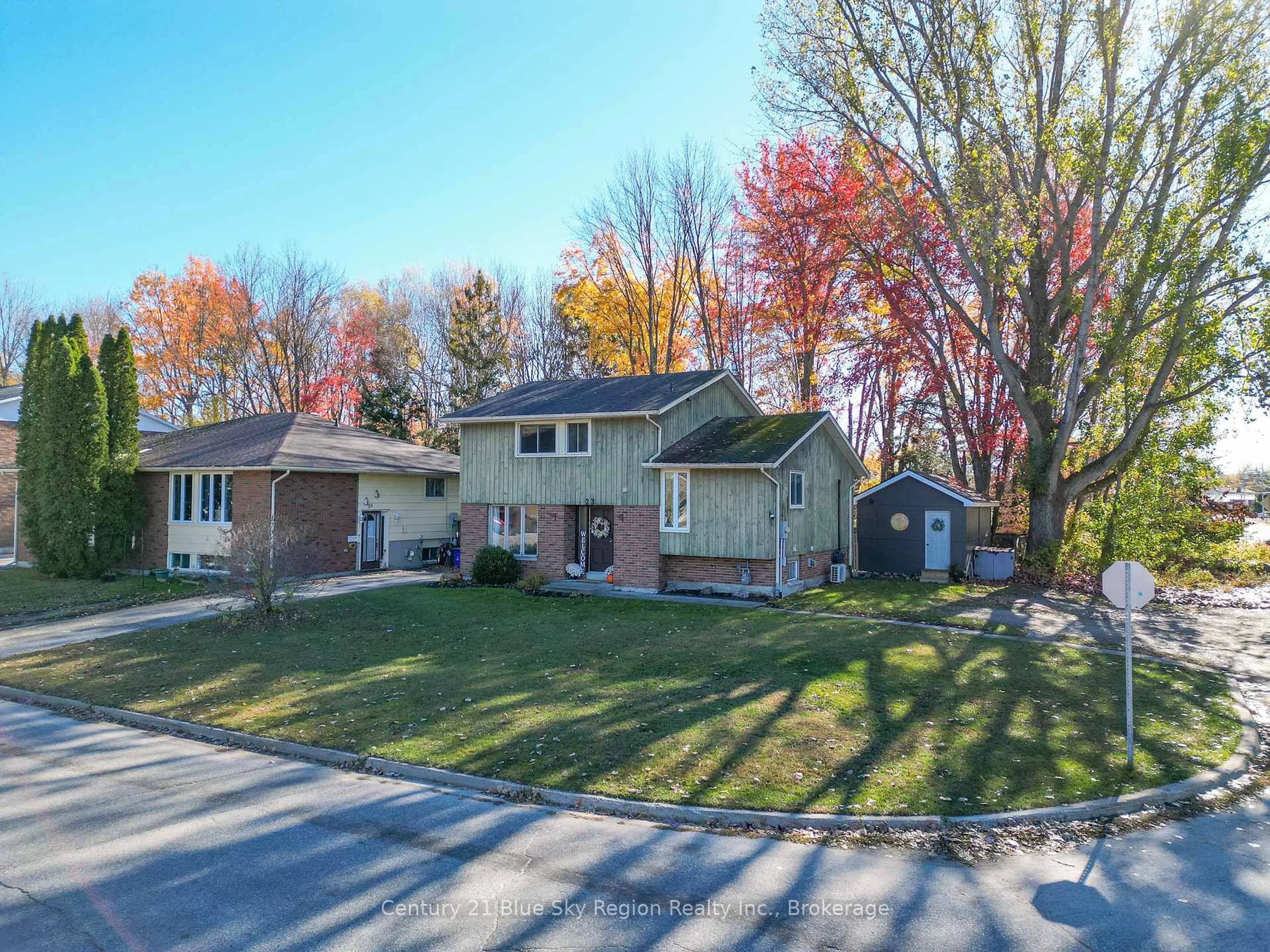 A pic from outside/outdoor area/front of a property/back of a property/a pic from drone, street for 23 Lovell Ave, North Bay Ontario P1A 3R7