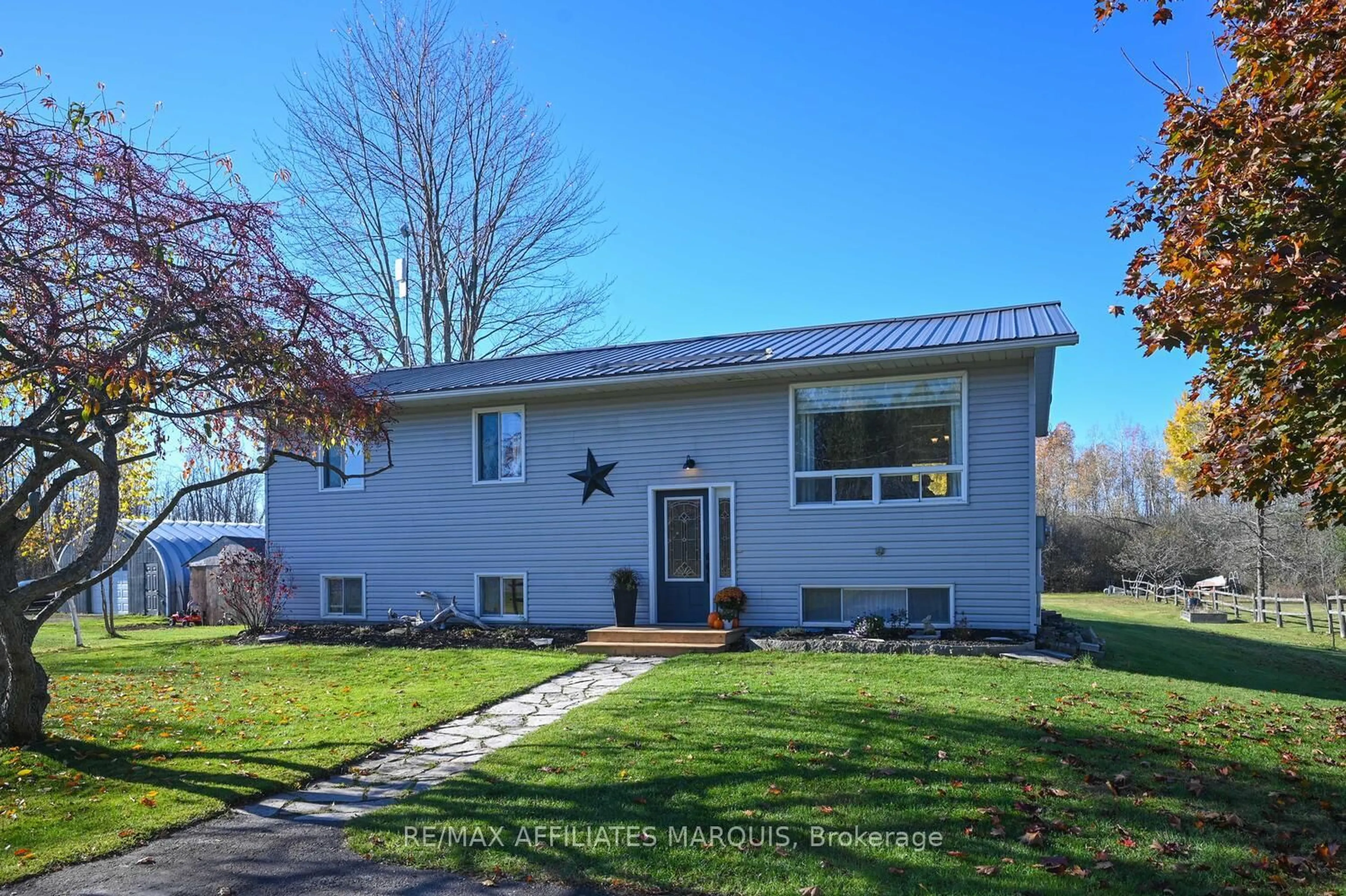 Home with vinyl exterior material, street for 893 Carroll Rd, Smiths Falls Ontario K7A 4S4