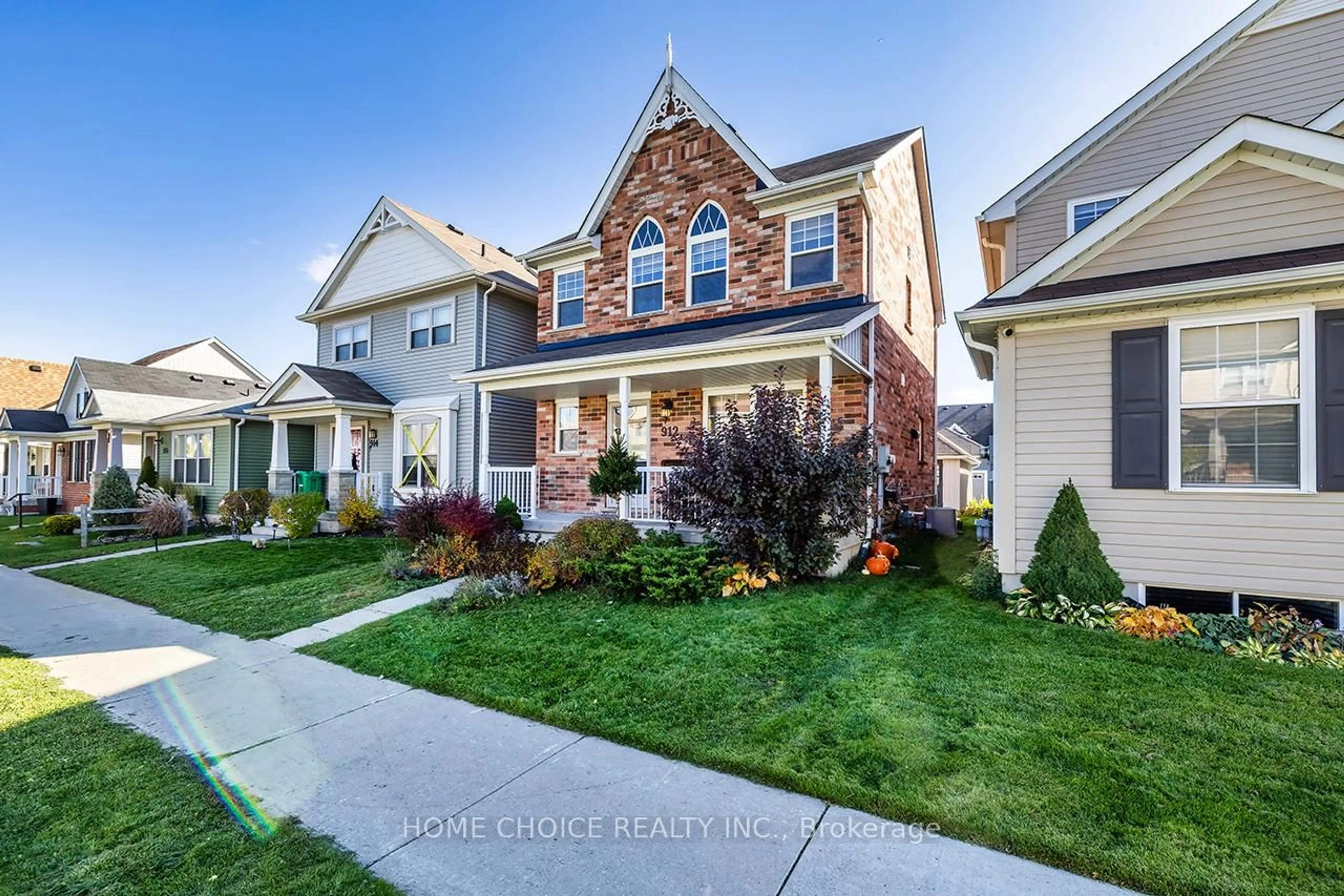 Home with brick exterior material, street for 912 Broadway Blvd, Peterborough Ontario K9H 0G8