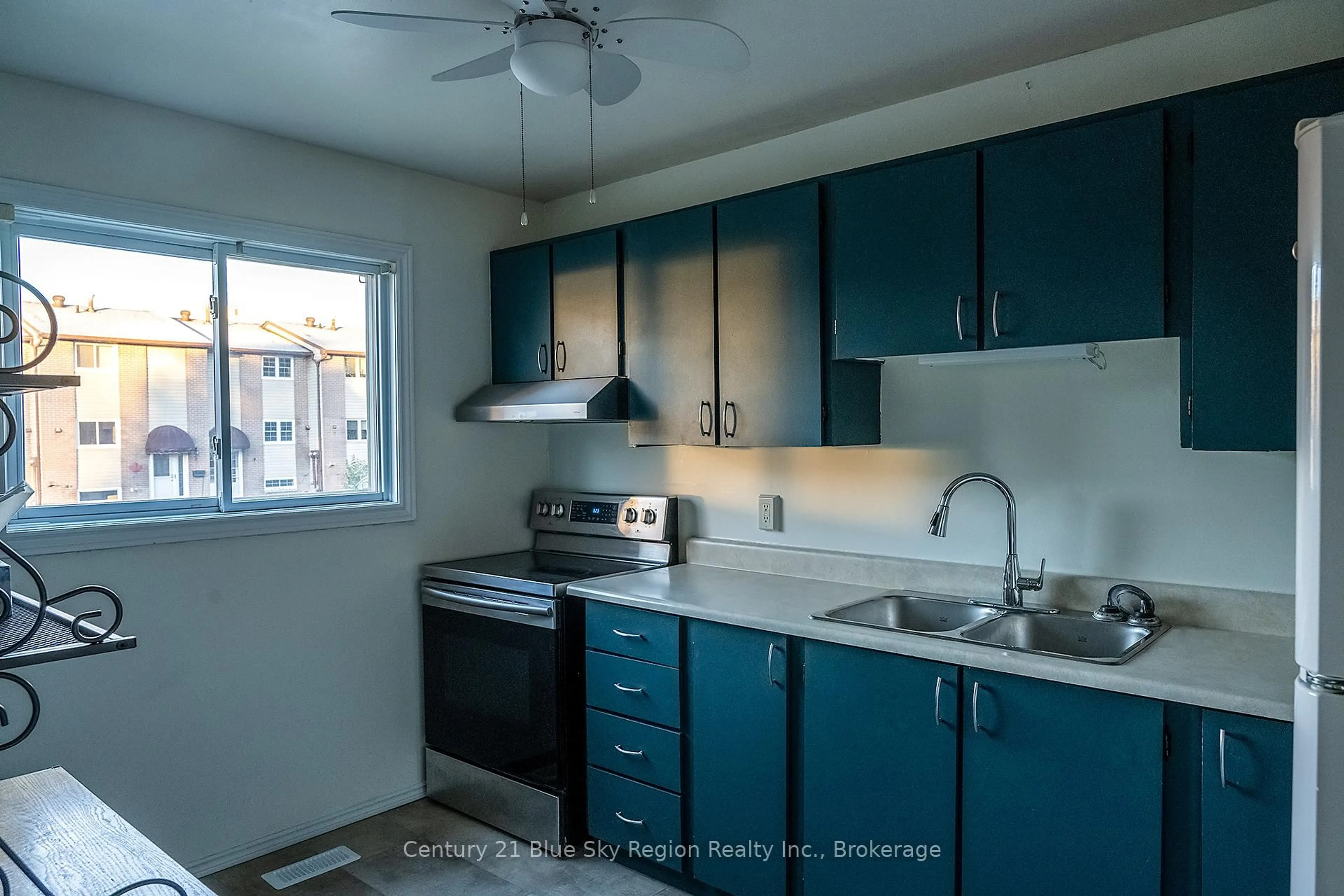 Standard kitchen, unknown for 450 Lakeshore Dr #D1, North Bay Ontario P1A 2E1